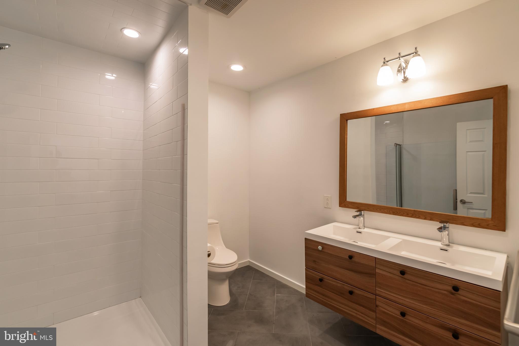 NORRIS SQUARE - Residential Lease