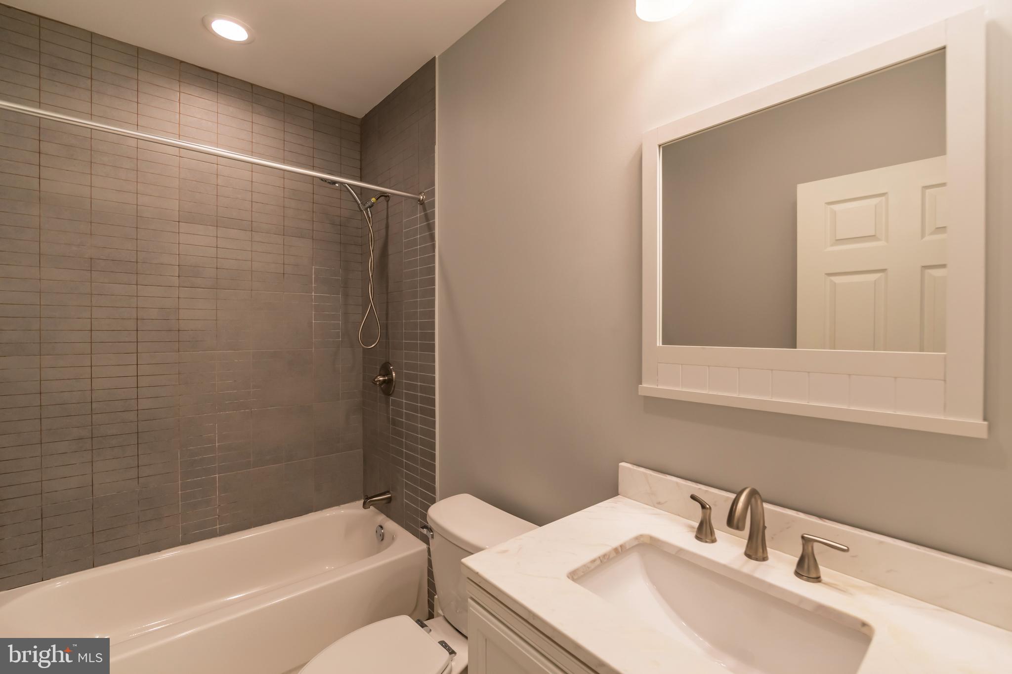 NORRIS SQUARE - Residential Lease