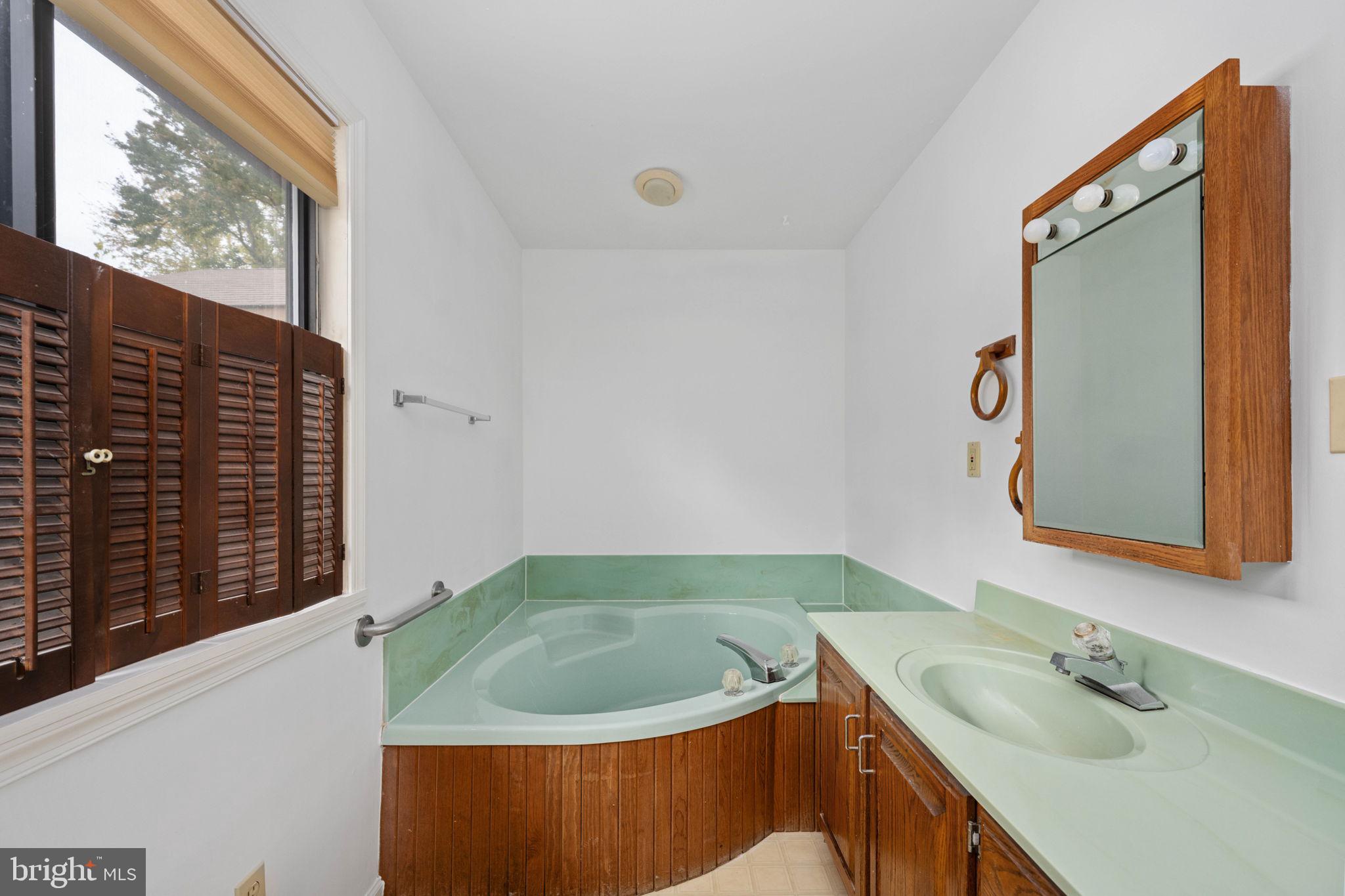 WINDWOOD COVES - Residential