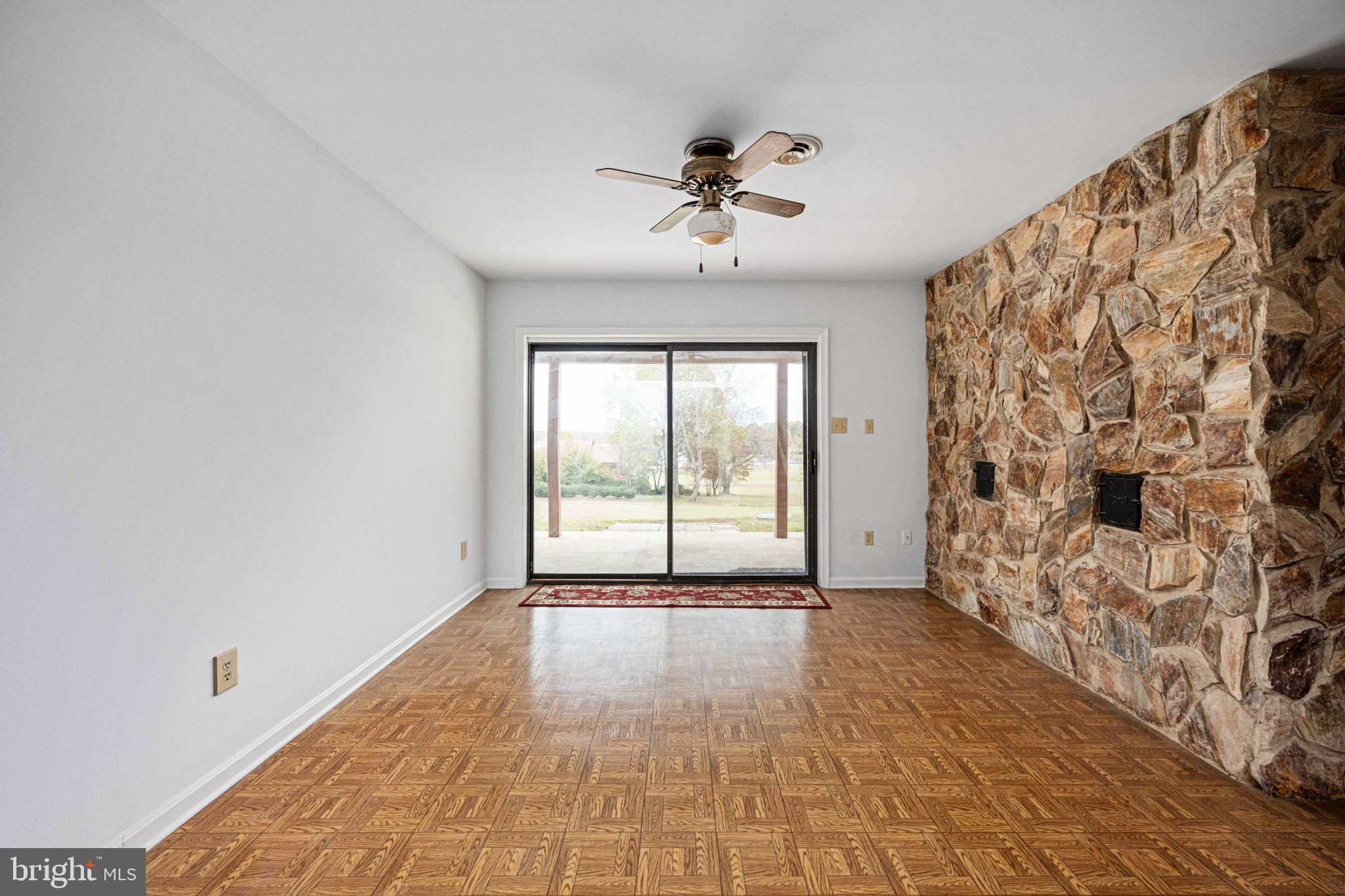 WINDWOOD COVES - Residential