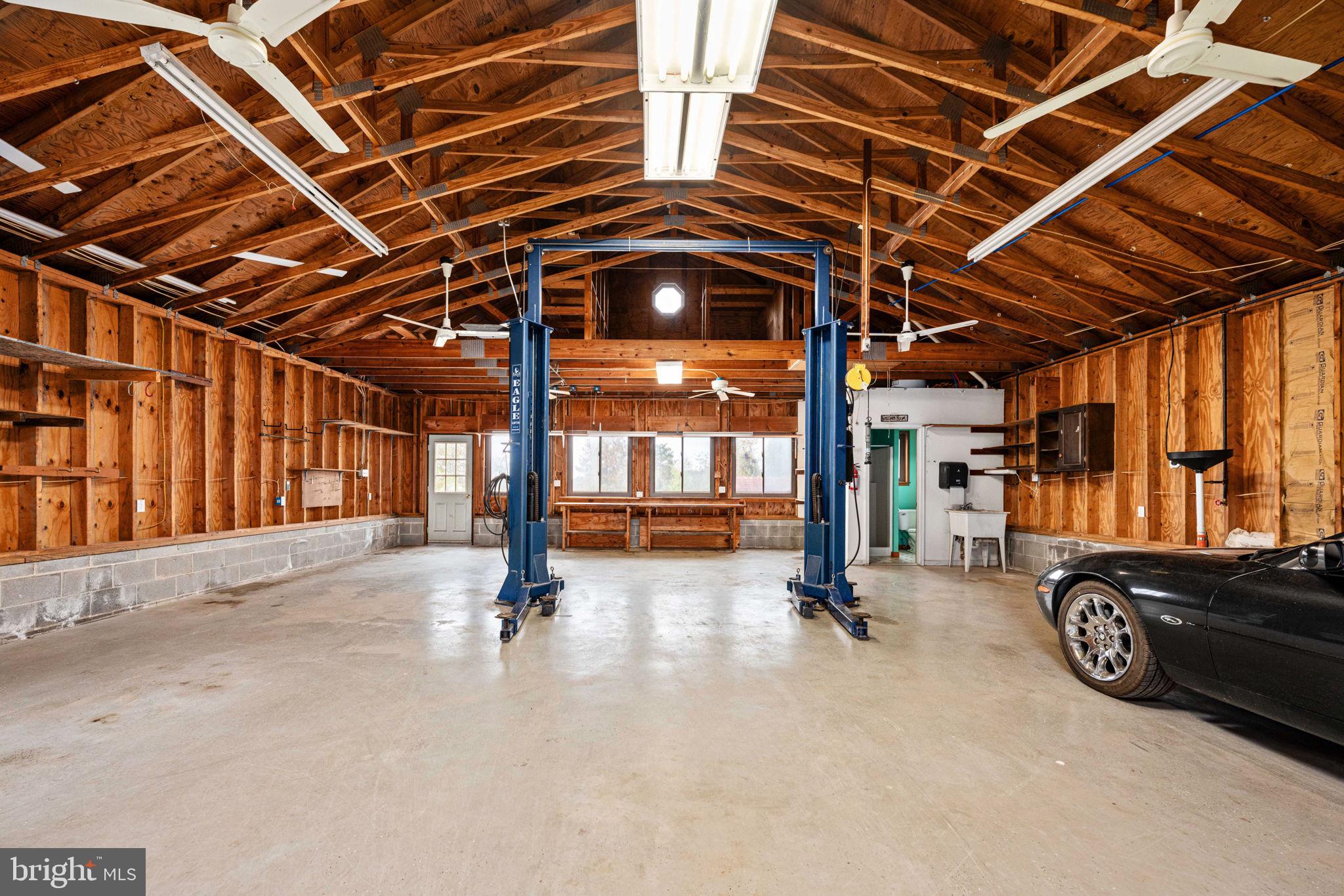 WINDWOOD COVES - Residential