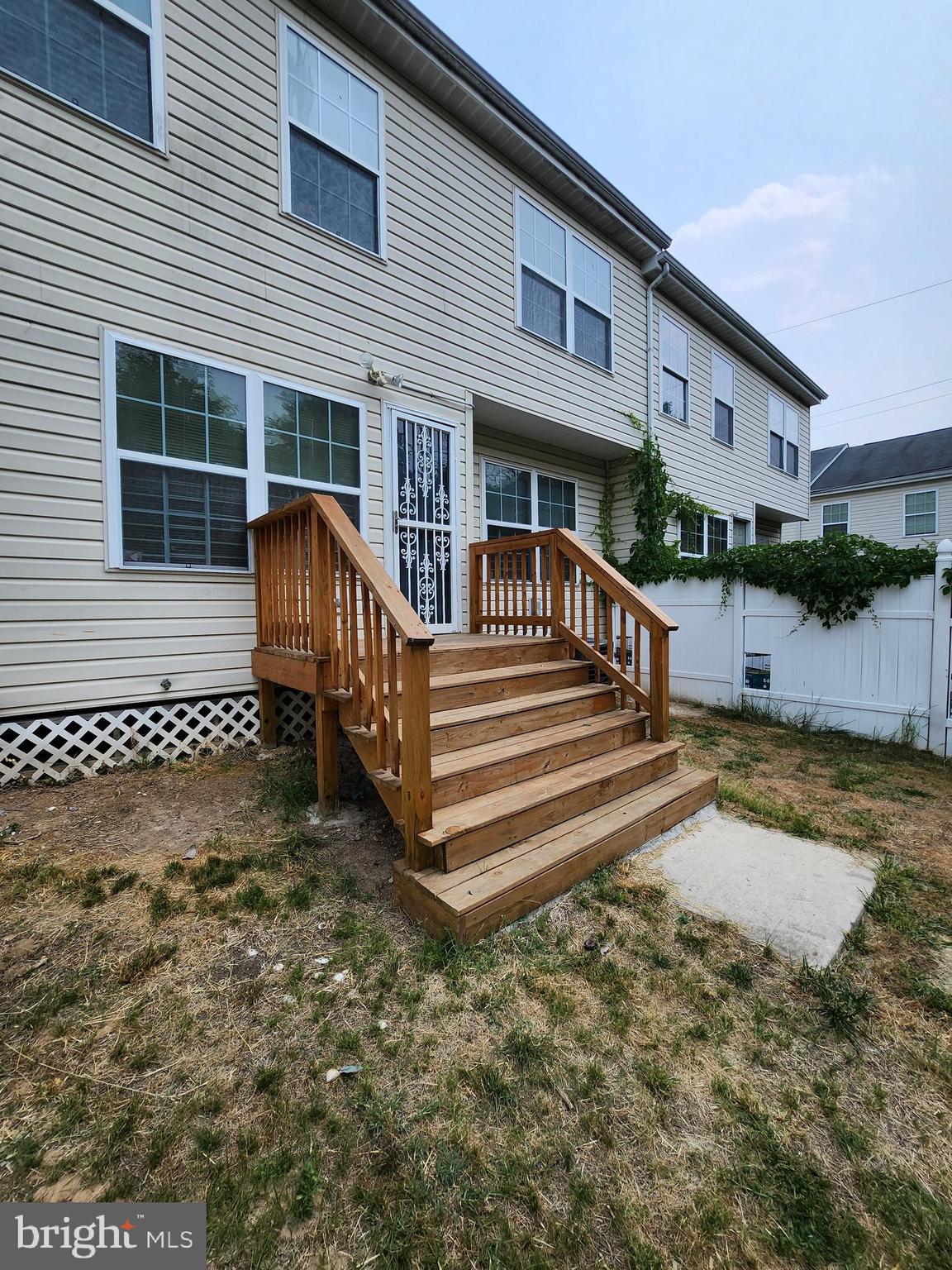 SANDTOWN-WINCHESTER - Residential