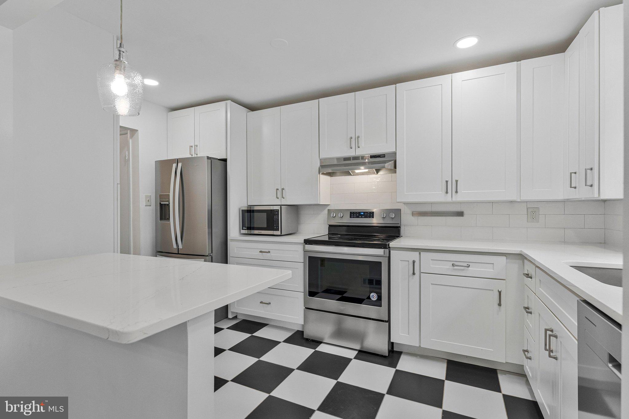 AYRHILL SQUARE - Residential
