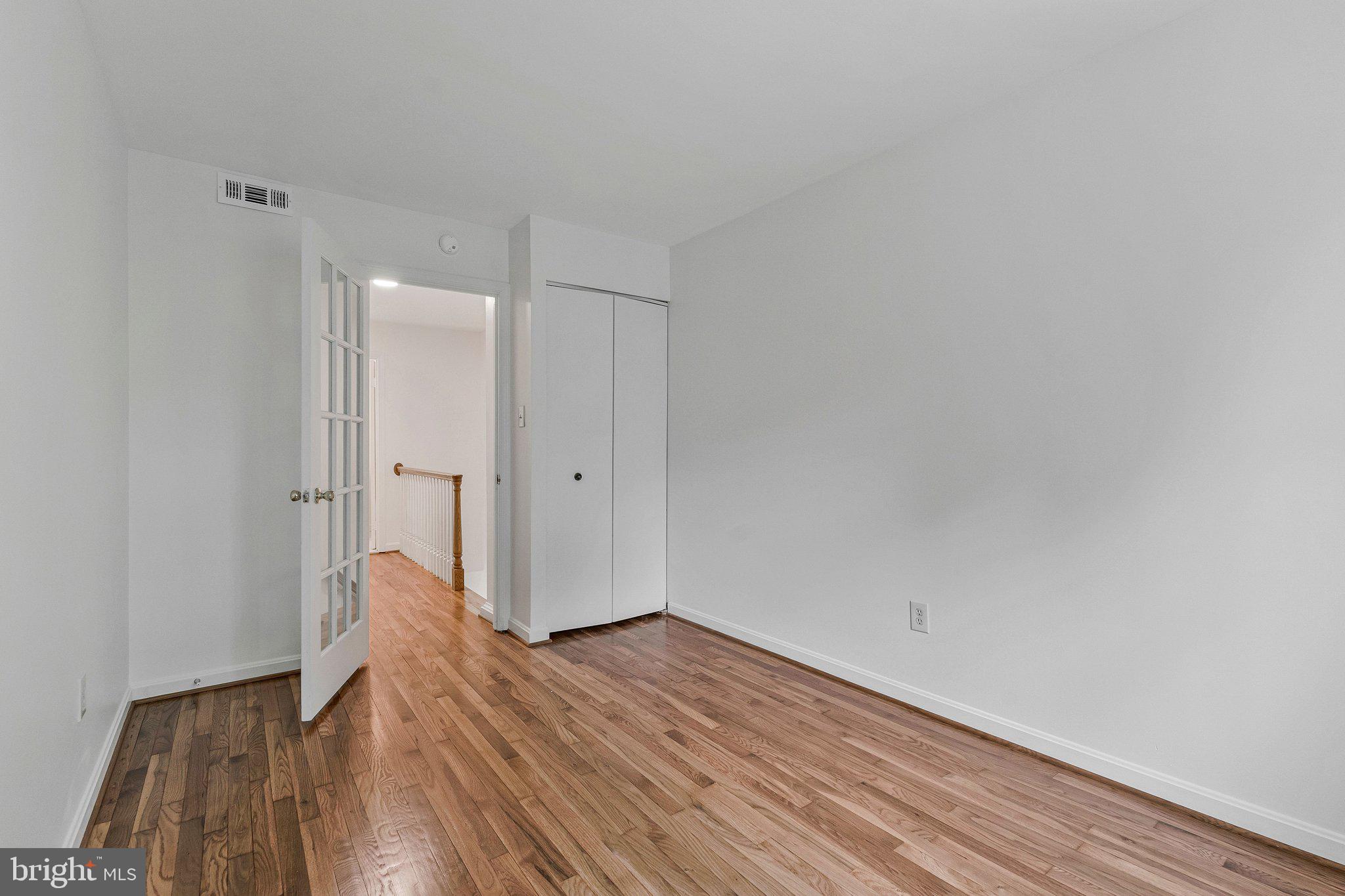 AYRHILL SQUARE - Residential