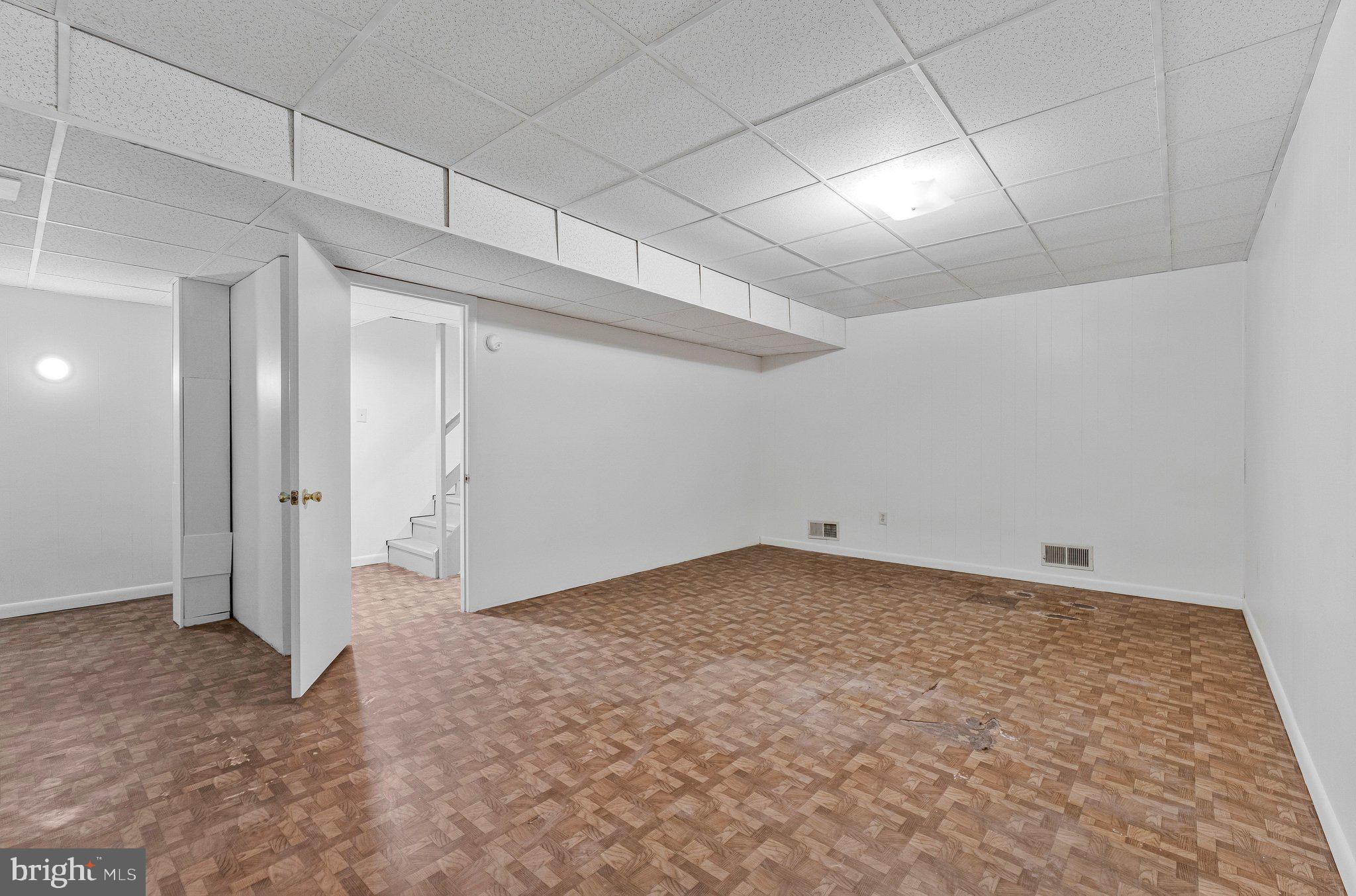 AYRHILL SQUARE - Residential