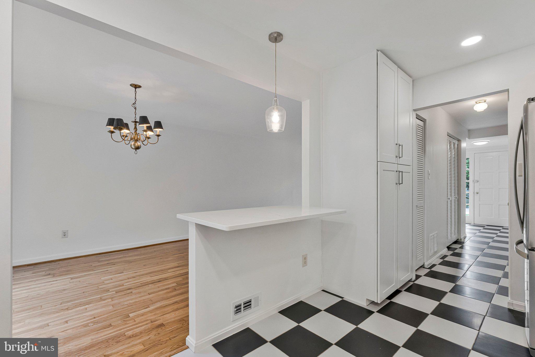 AYRHILL SQUARE - Residential