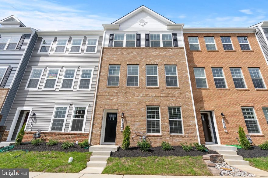 Excellent 3 level townhome in Westview South community with 3 bedrooms,2.5 baths, & 2-car garage,2200 sq feet of living space! Kitchen and all bathrooms includes quartz counters, maple white cabinetry & stainless steel appliances.Hardwood floors on entire main living level.Large master Bedroom with ceramic bath features dual vanities,quartz and large walk-in shower.Convenient laundry on bedroom level.Enjoy beautiful common area in the rear, as well as a deck off the living room. Amenities include pool, clubhouse with fitness center, and walking trails. Show & Rent today.