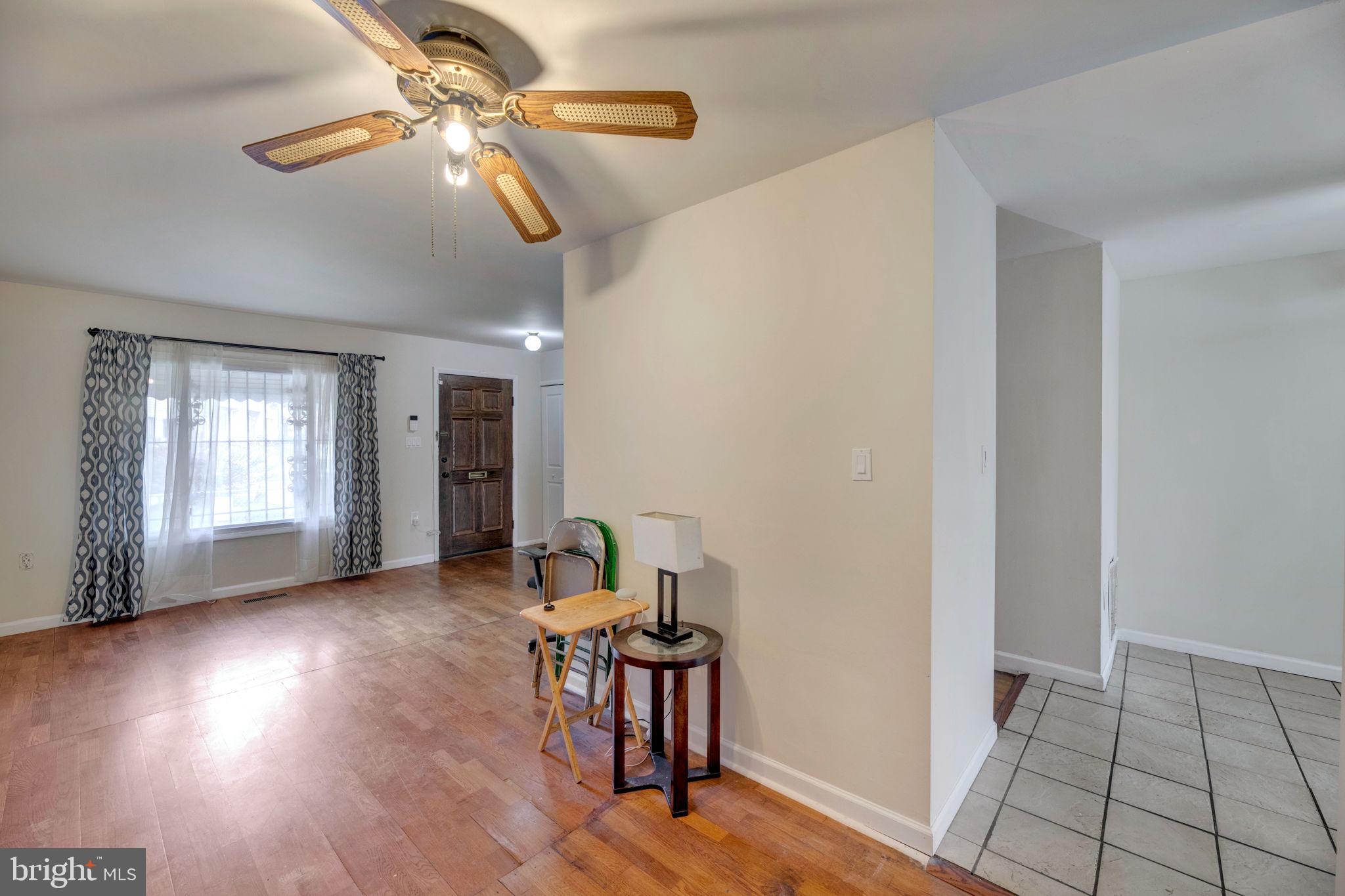 1327 BARNABY TERRACE SE