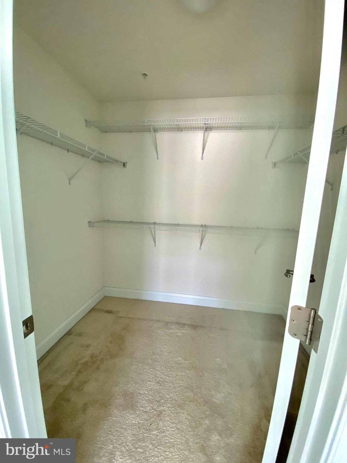 VILLAGE WEST - Residential