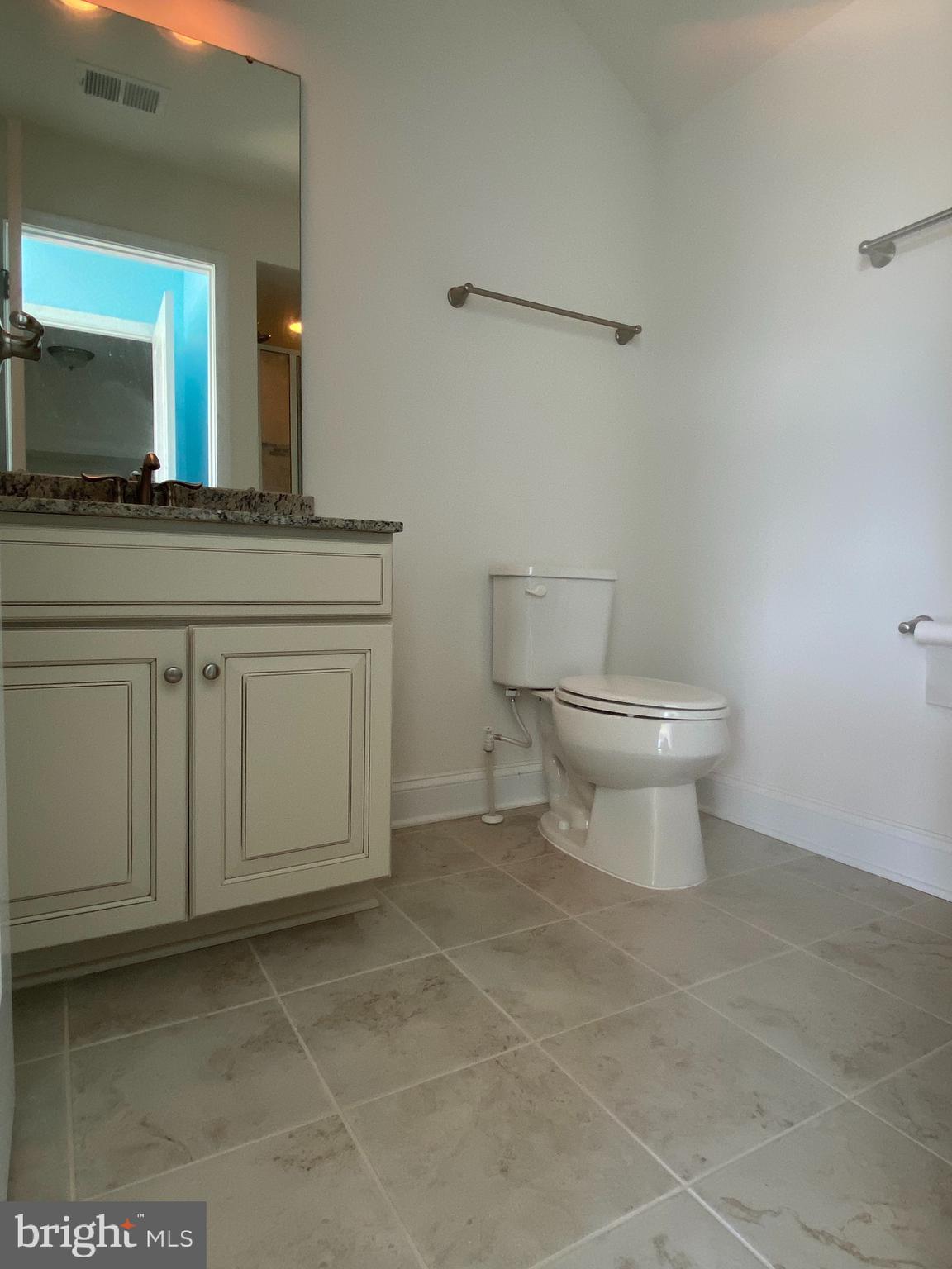 VILLAGE WEST - Residential