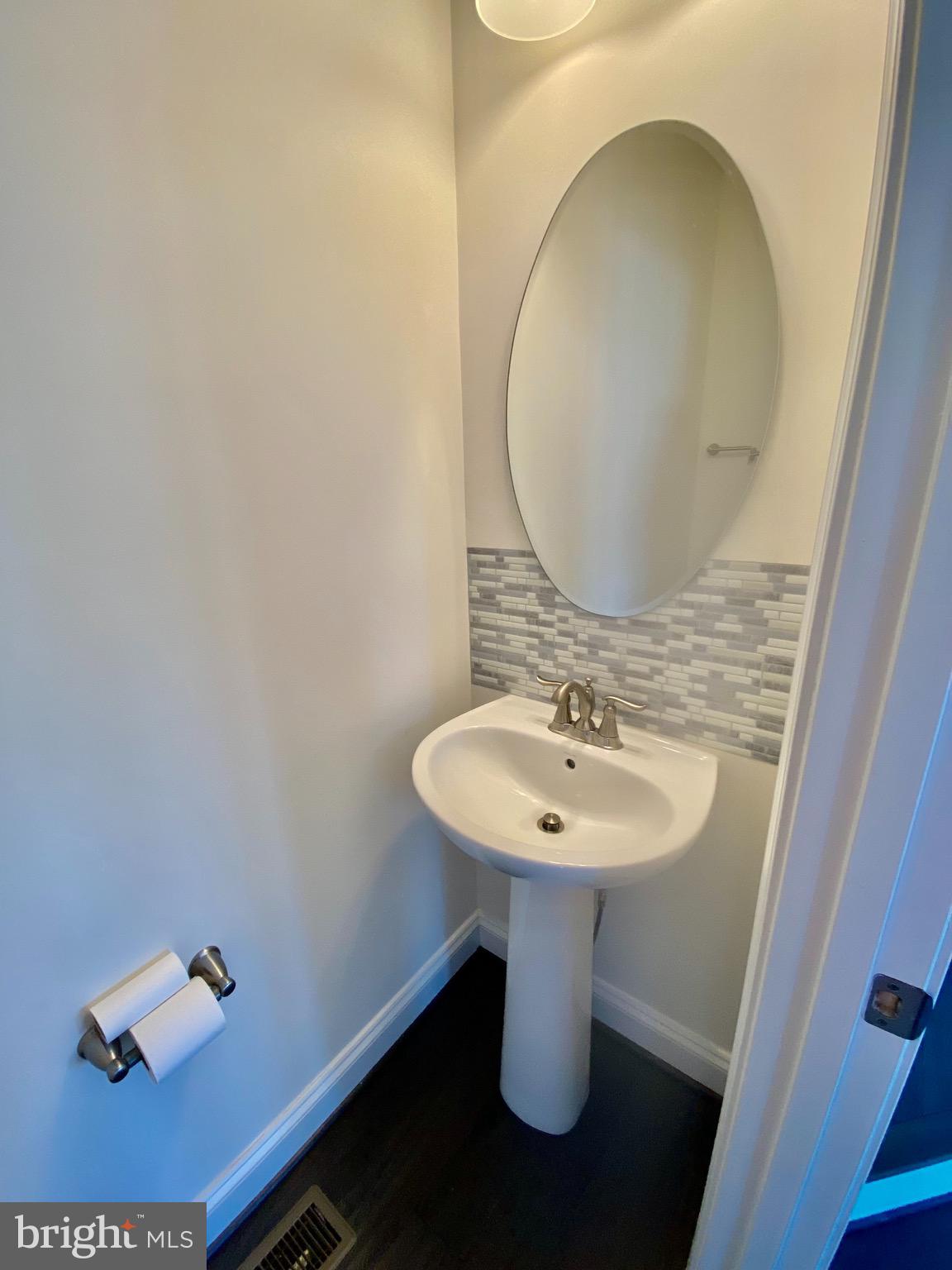 VILLAGE WEST - Residential