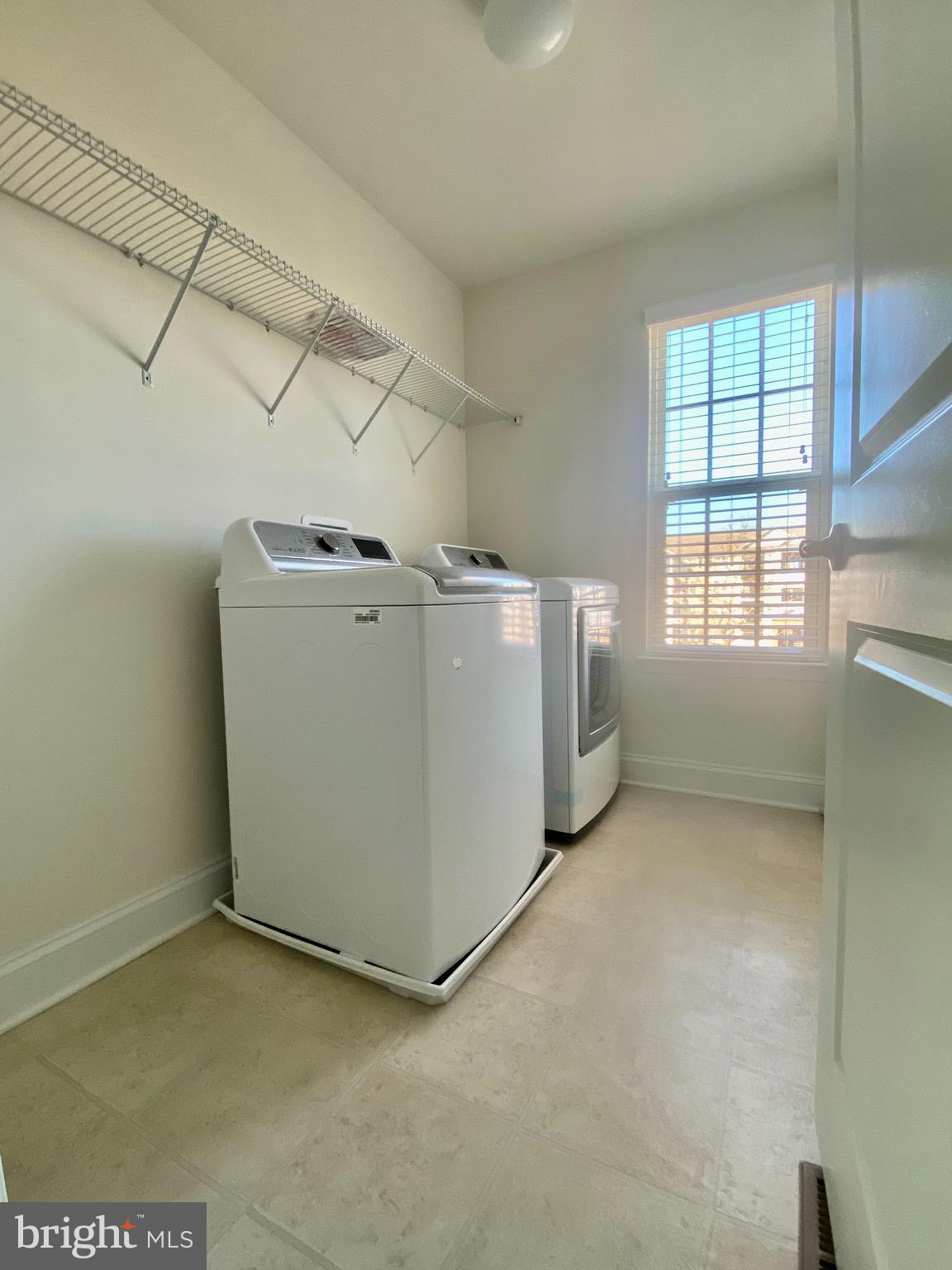 VILLAGE WEST - Residential