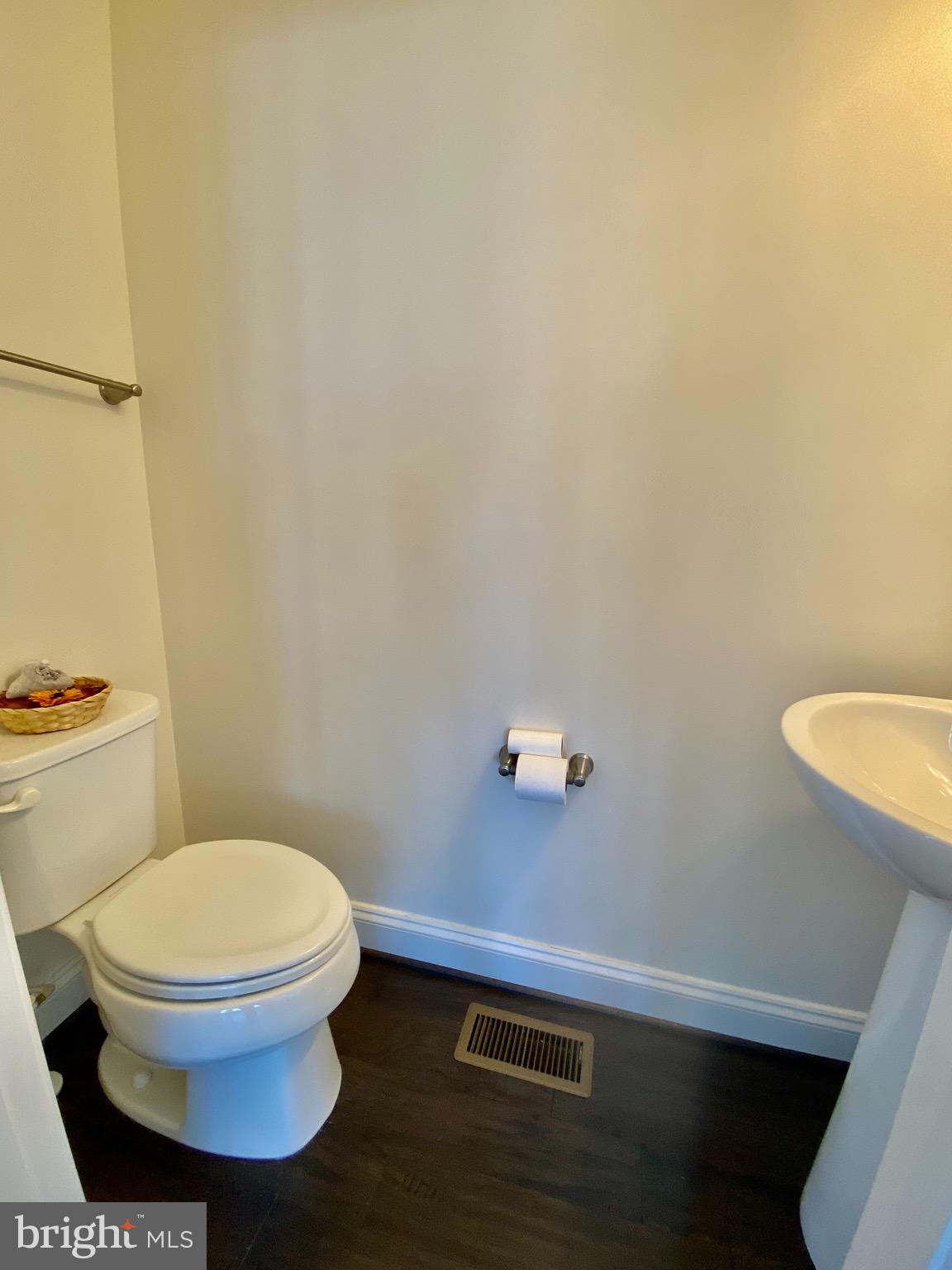 VILLAGE WEST - Residential