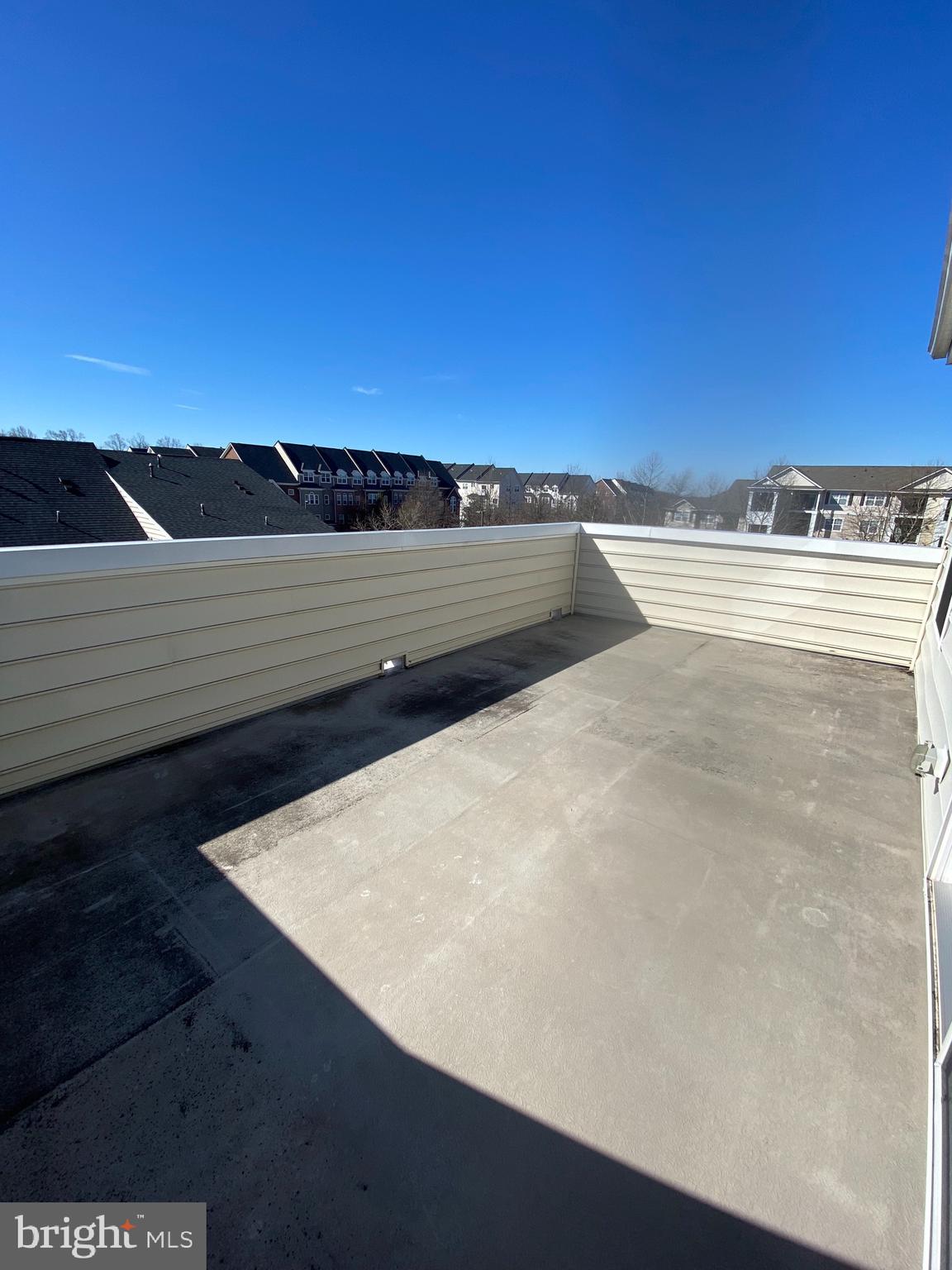 VILLAGE WEST - Residential