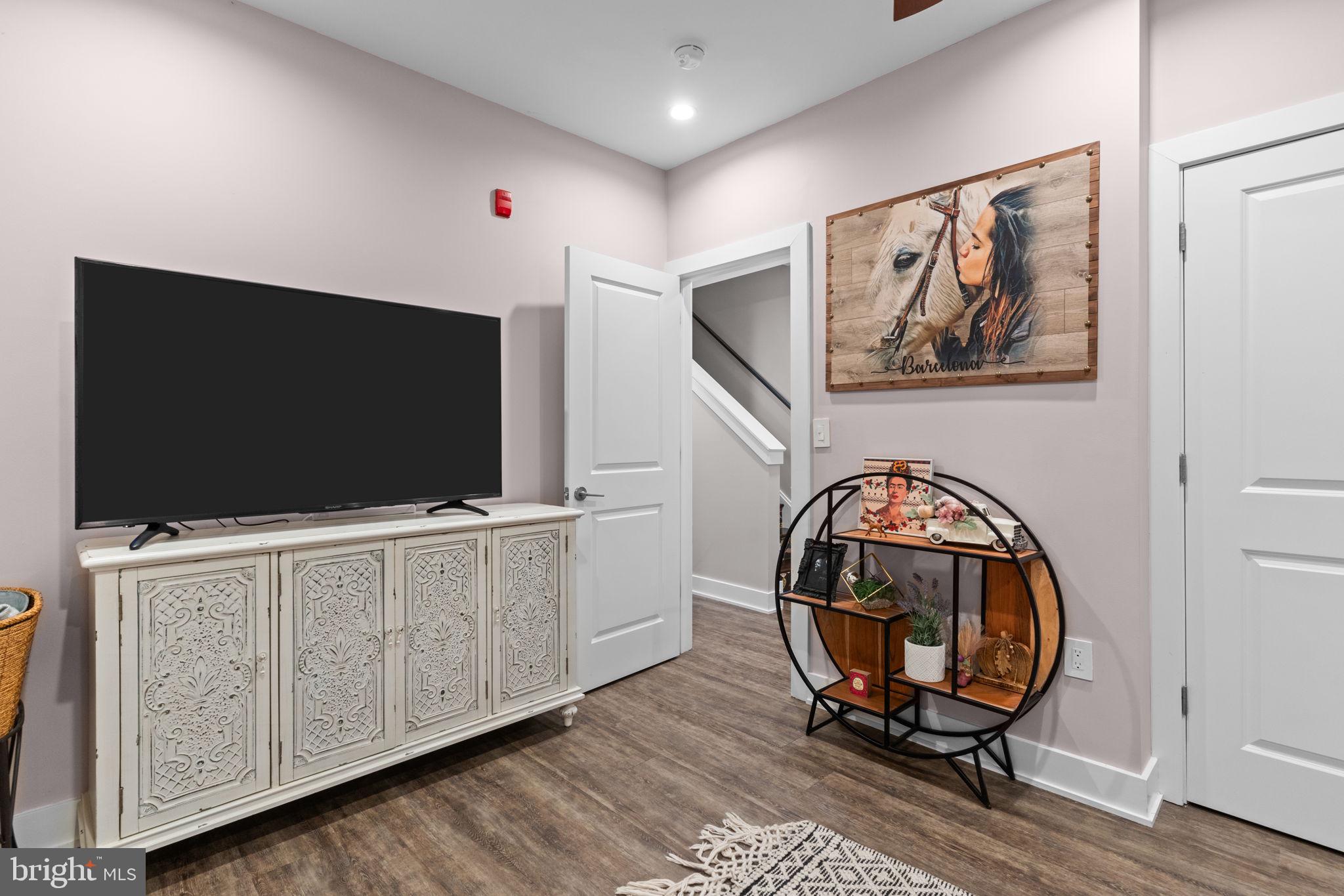 LUDLOW - Residential