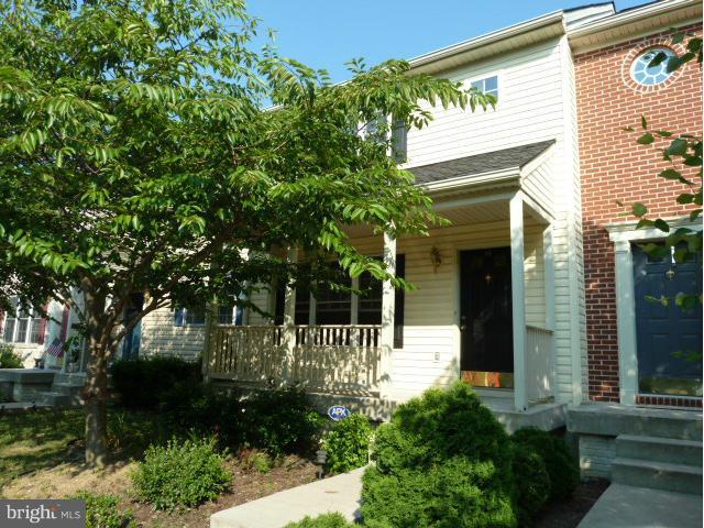 Bright and spacious town home with all appliances. Walking distance to shopping/Walmart and schools, 0.3 miles to I-81, minutes to Hagerstown and MARC train . Owners suite has full bath, walk in closets, beautiful tray ceiling. Great room off the kitchen, deck off the breakfast room and full unfinished basement for storage. Pets case by case. one month security deposit. Possible rent to own.