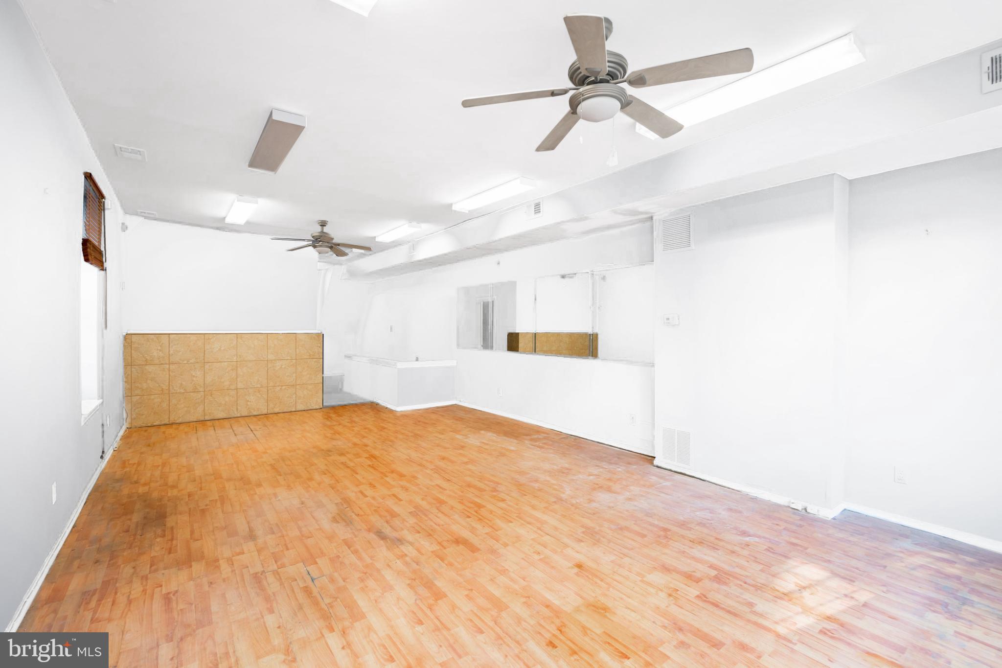 GRADUATE HOSPITAL - Commercial Lease