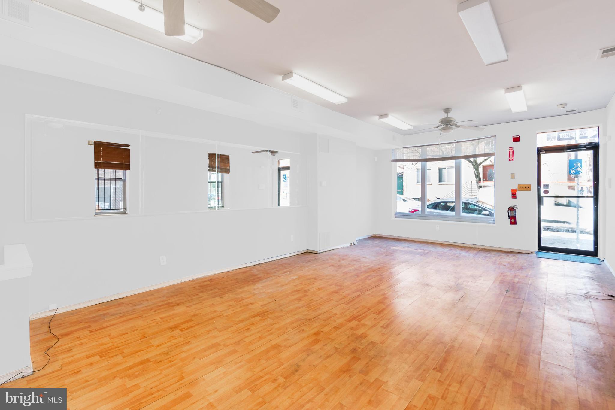 GRADUATE HOSPITAL - Commercial Lease