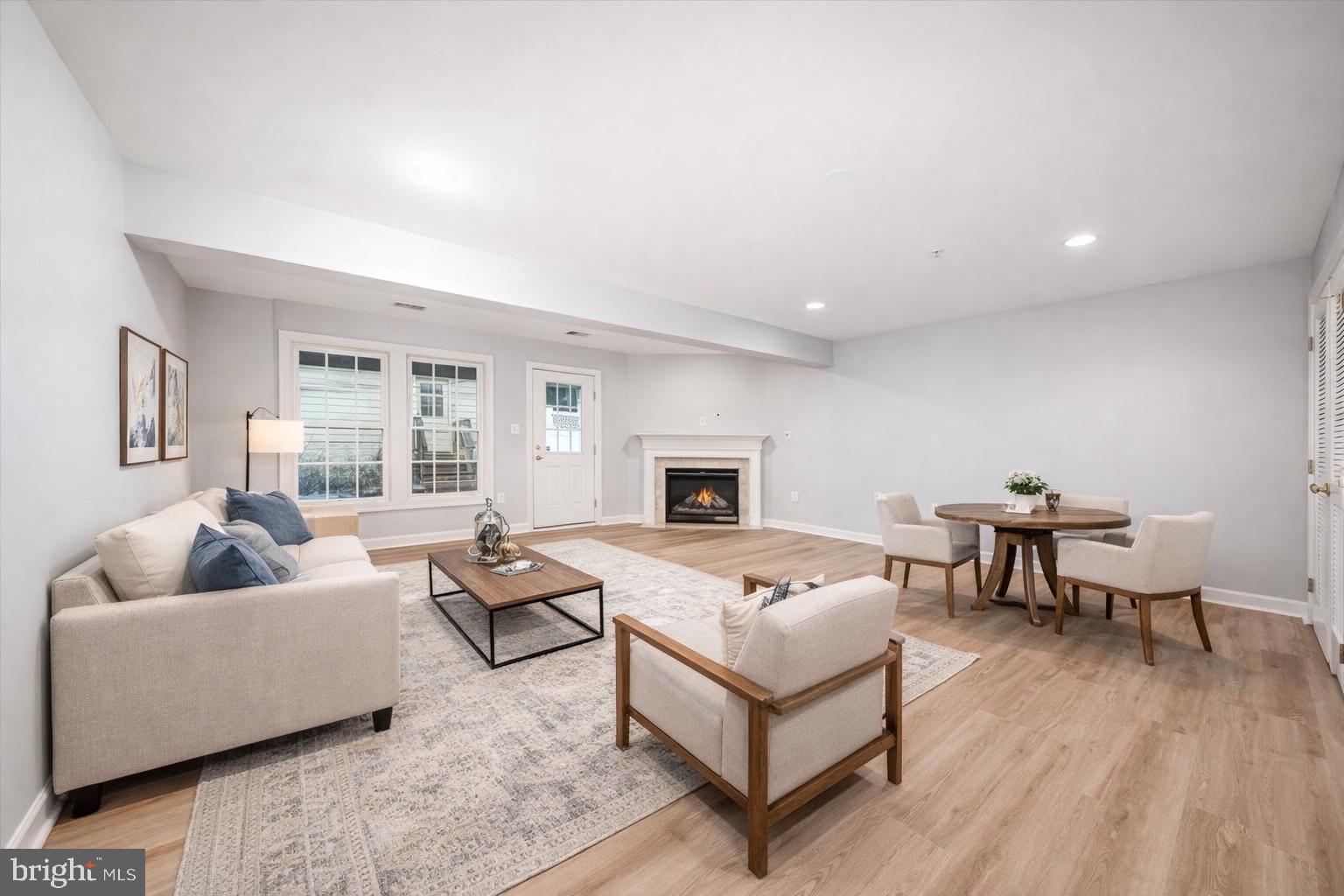 VILLAGES OF URBANA - Residential Lease