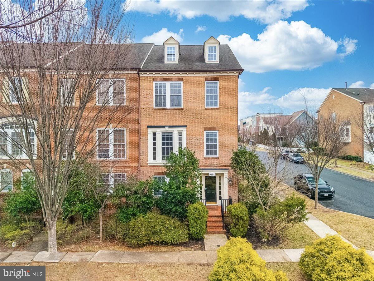 VILLAGES OF URBANA - Residential Lease