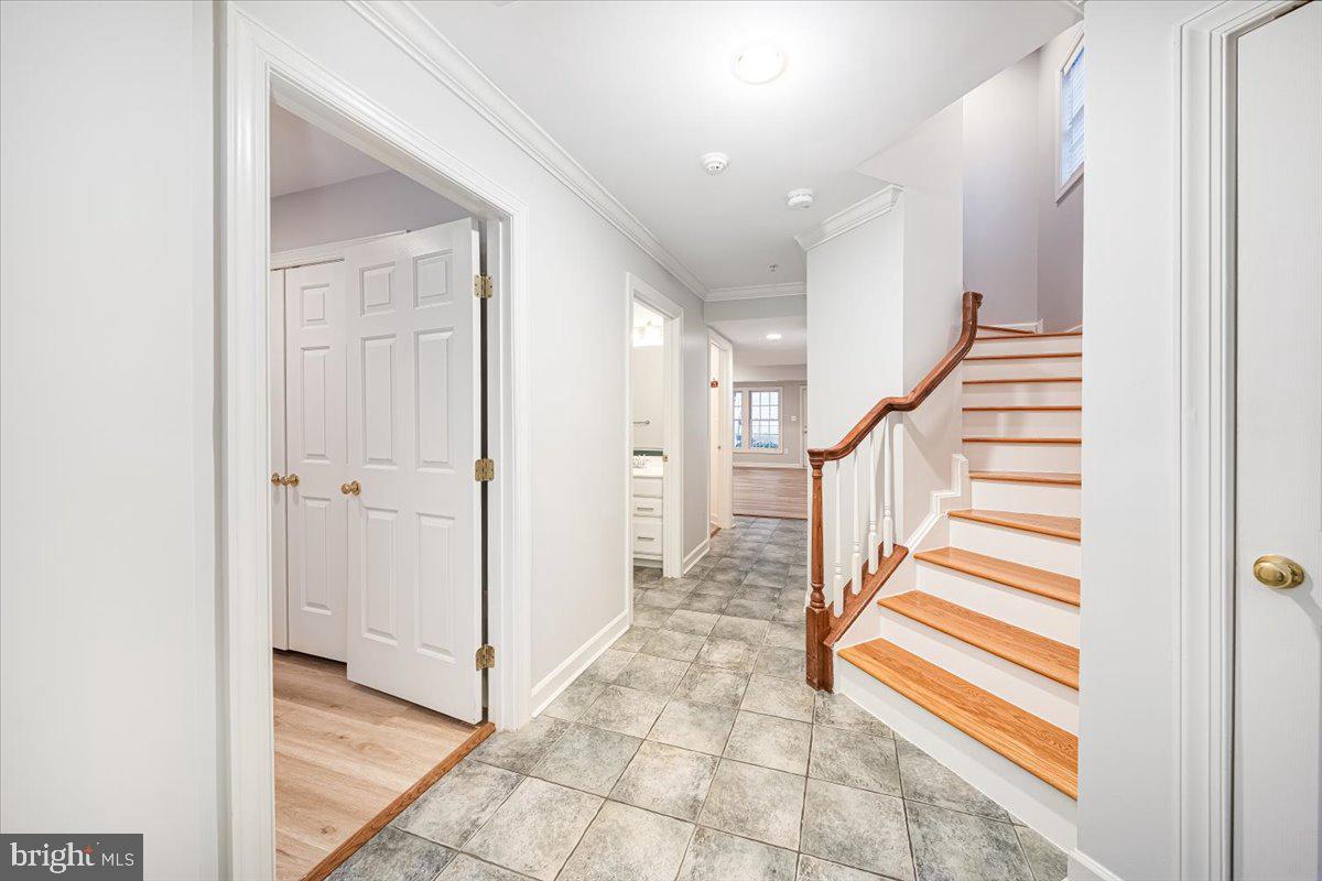 VILLAGES OF URBANA - Residential Lease