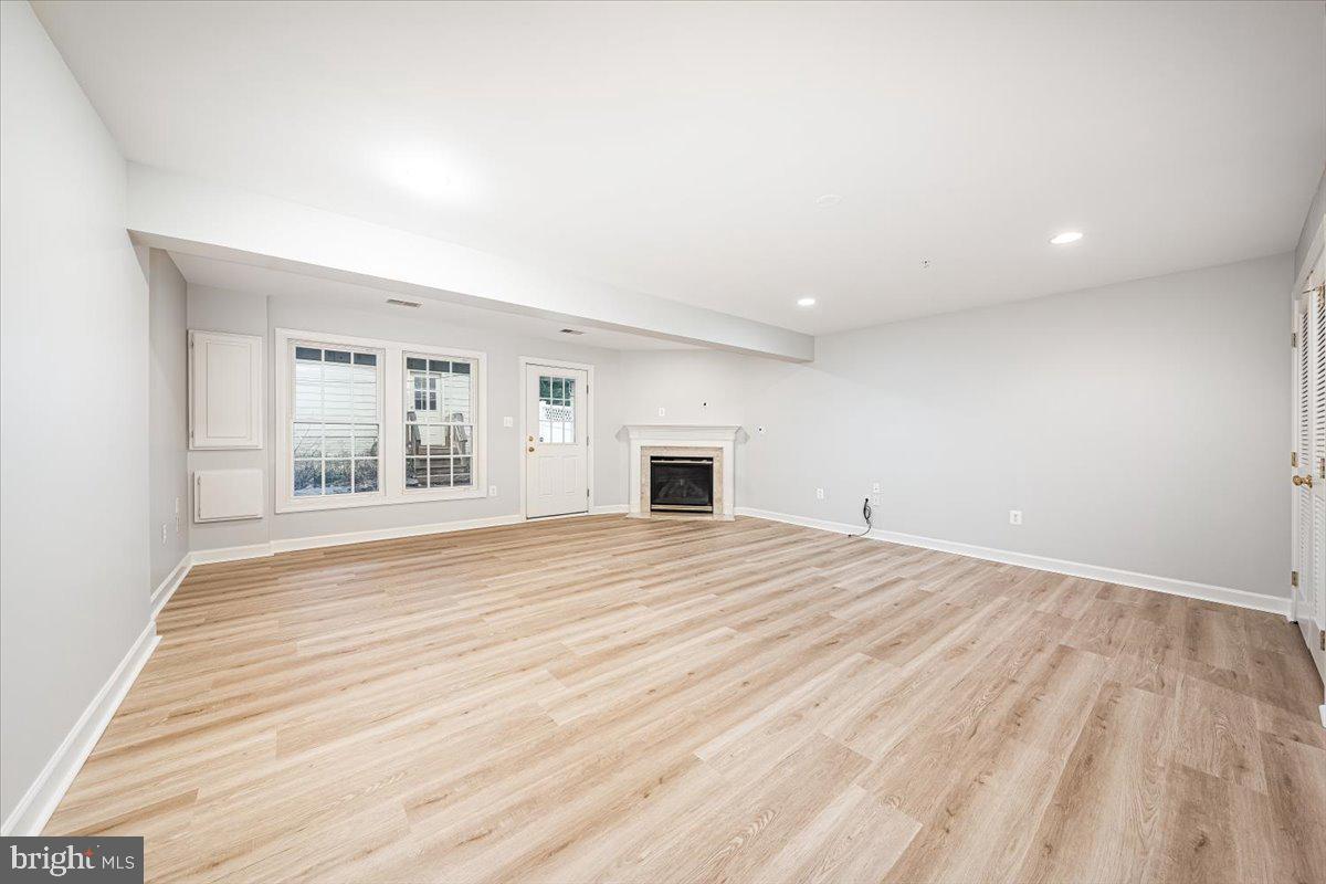 VILLAGES OF URBANA - Residential Lease