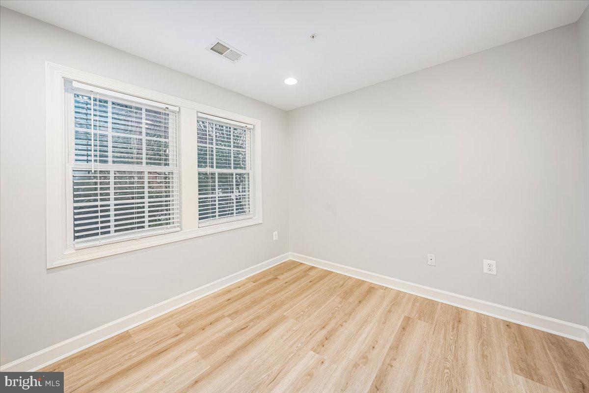 VILLAGES OF URBANA - Residential Lease