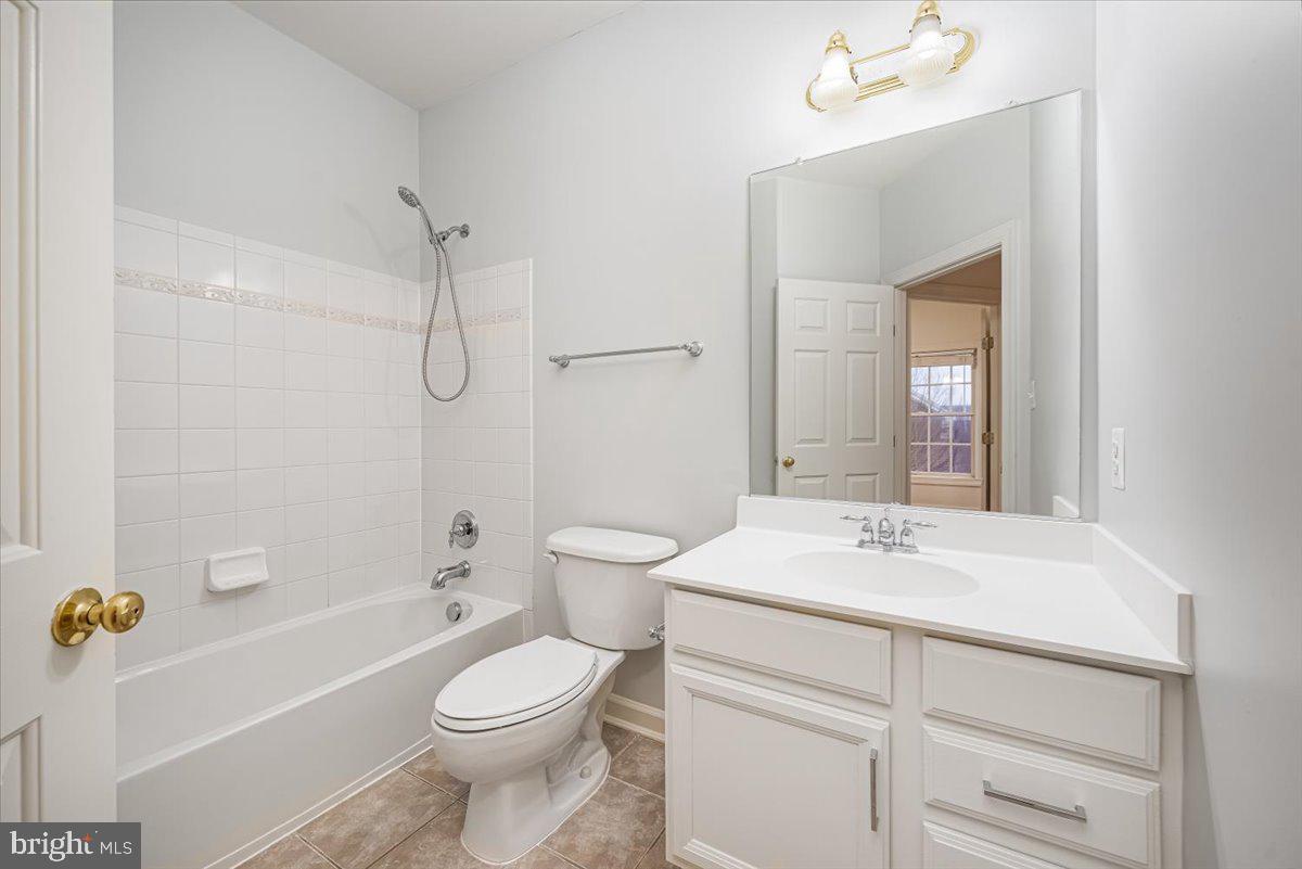 VILLAGES OF URBANA - Residential Lease