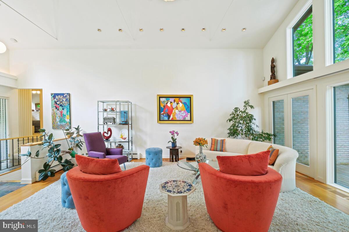 LUXMANOR - Residential