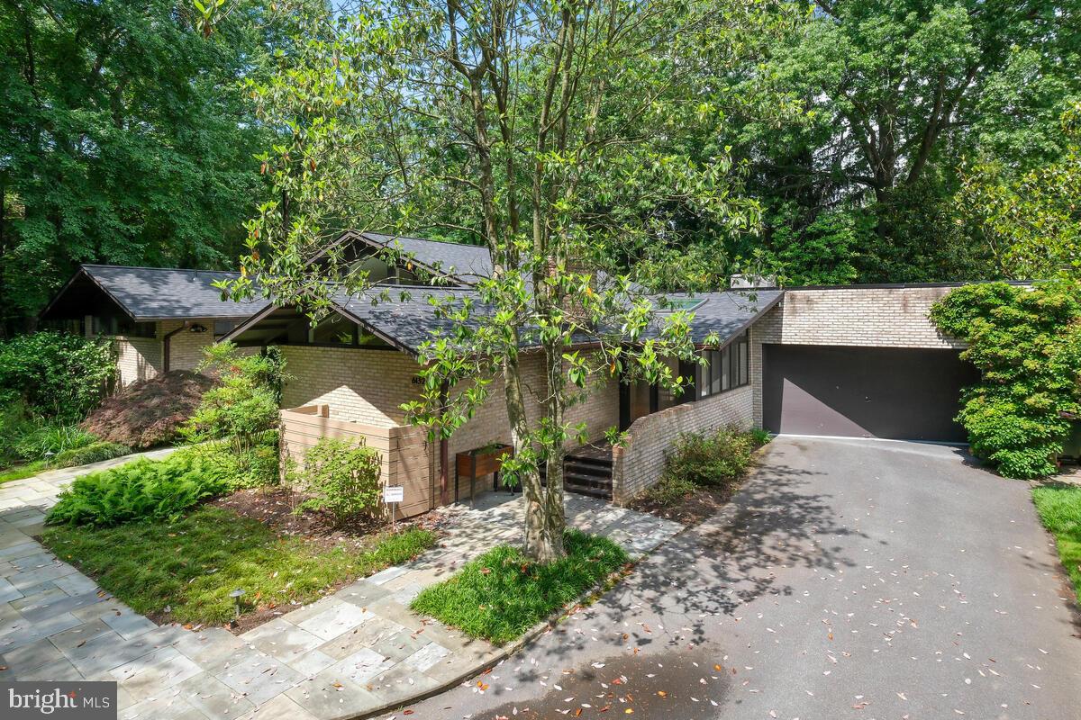 LUXMANOR - Residential