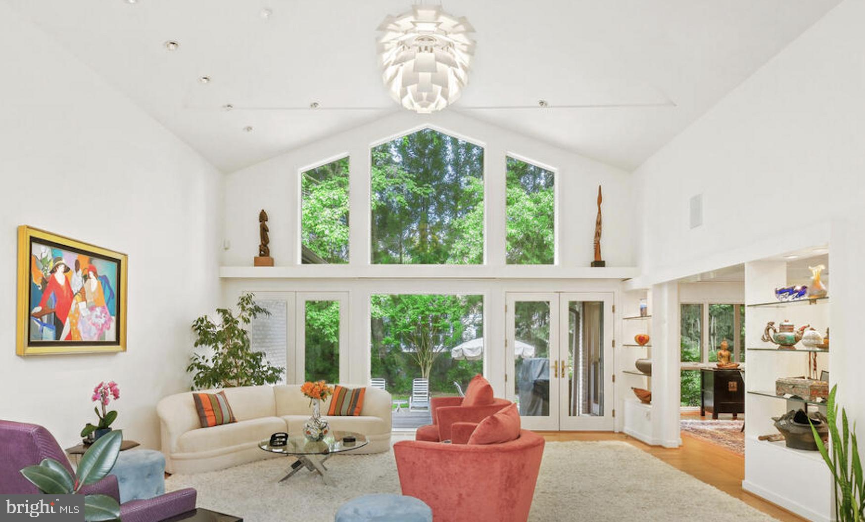 LUXMANOR - Residential