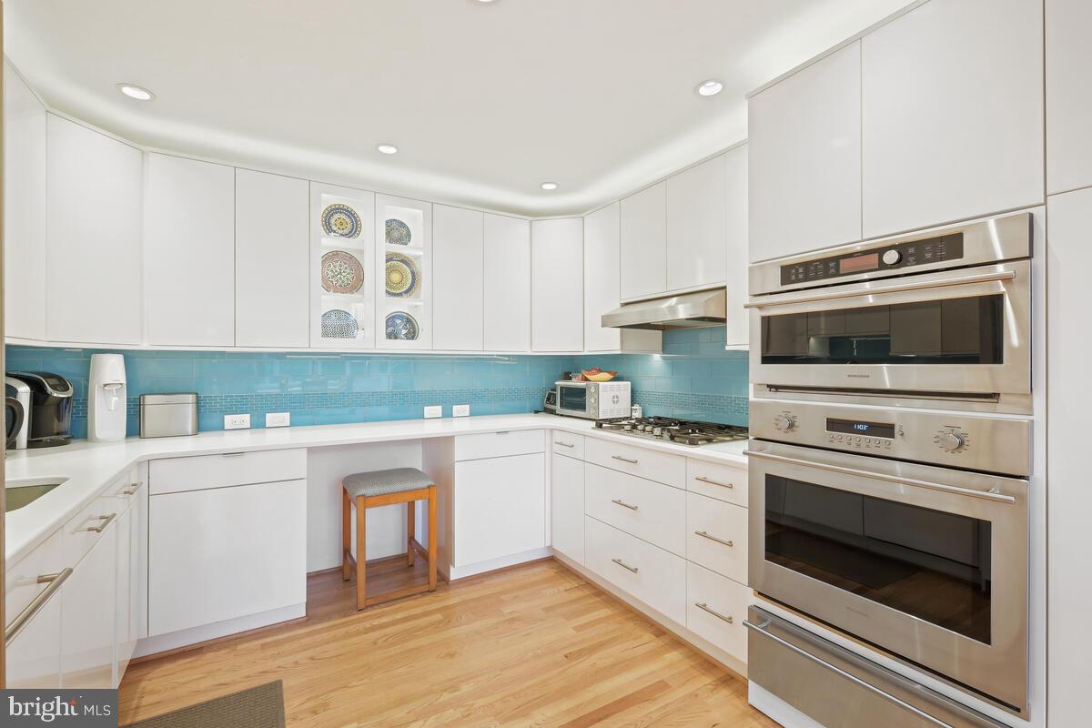 LUXMANOR - Residential