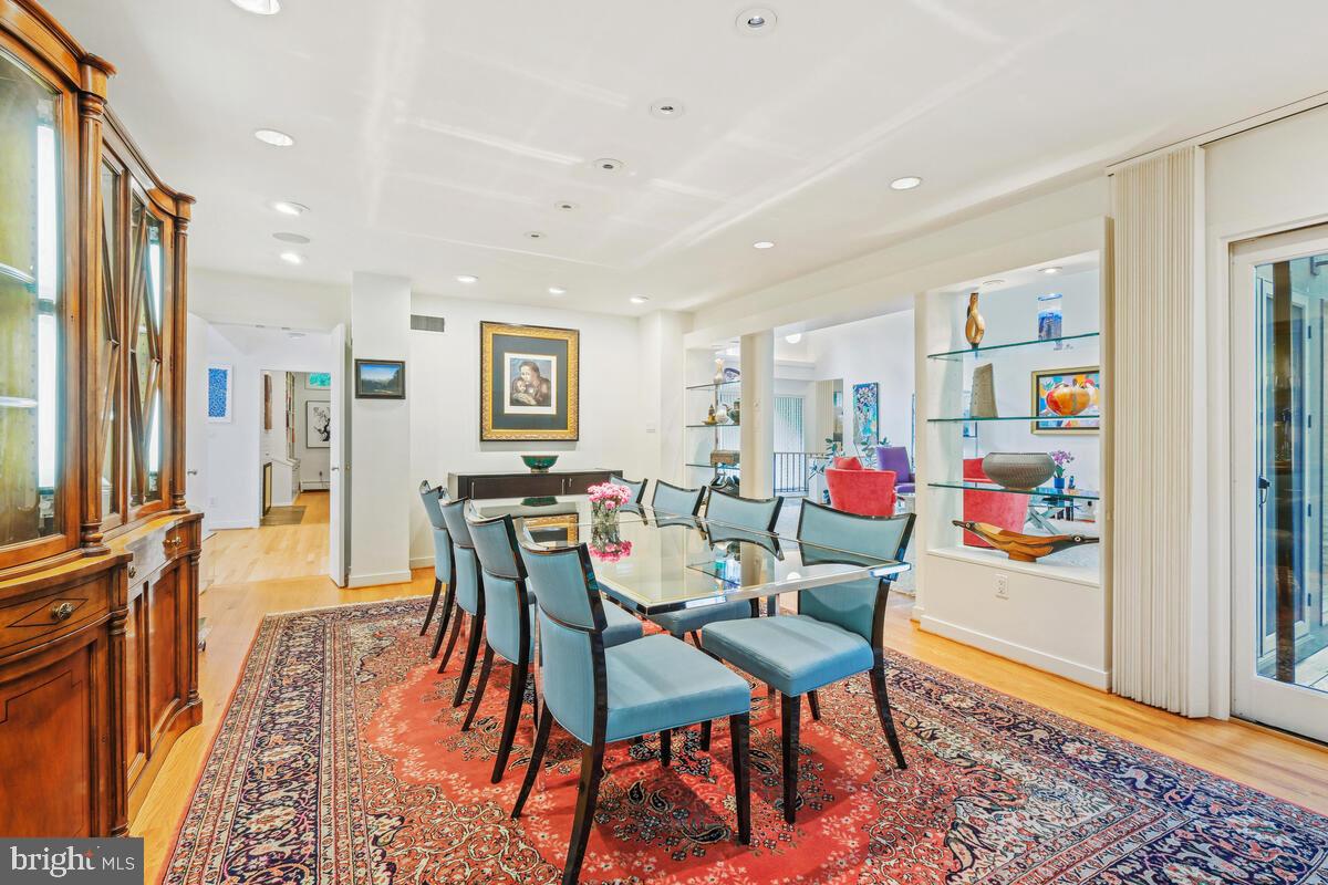 LUXMANOR - Residential