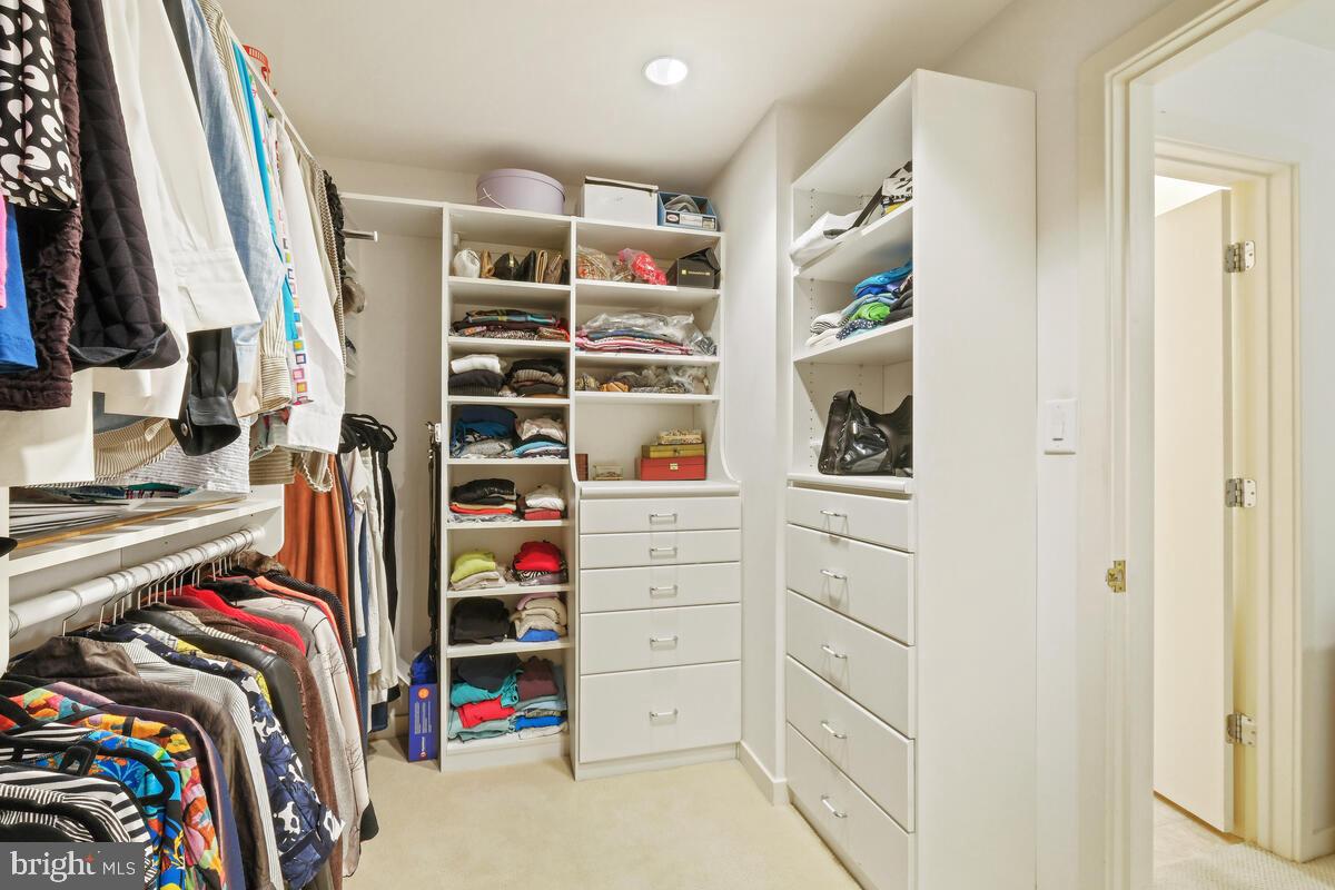 LUXMANOR - Residential