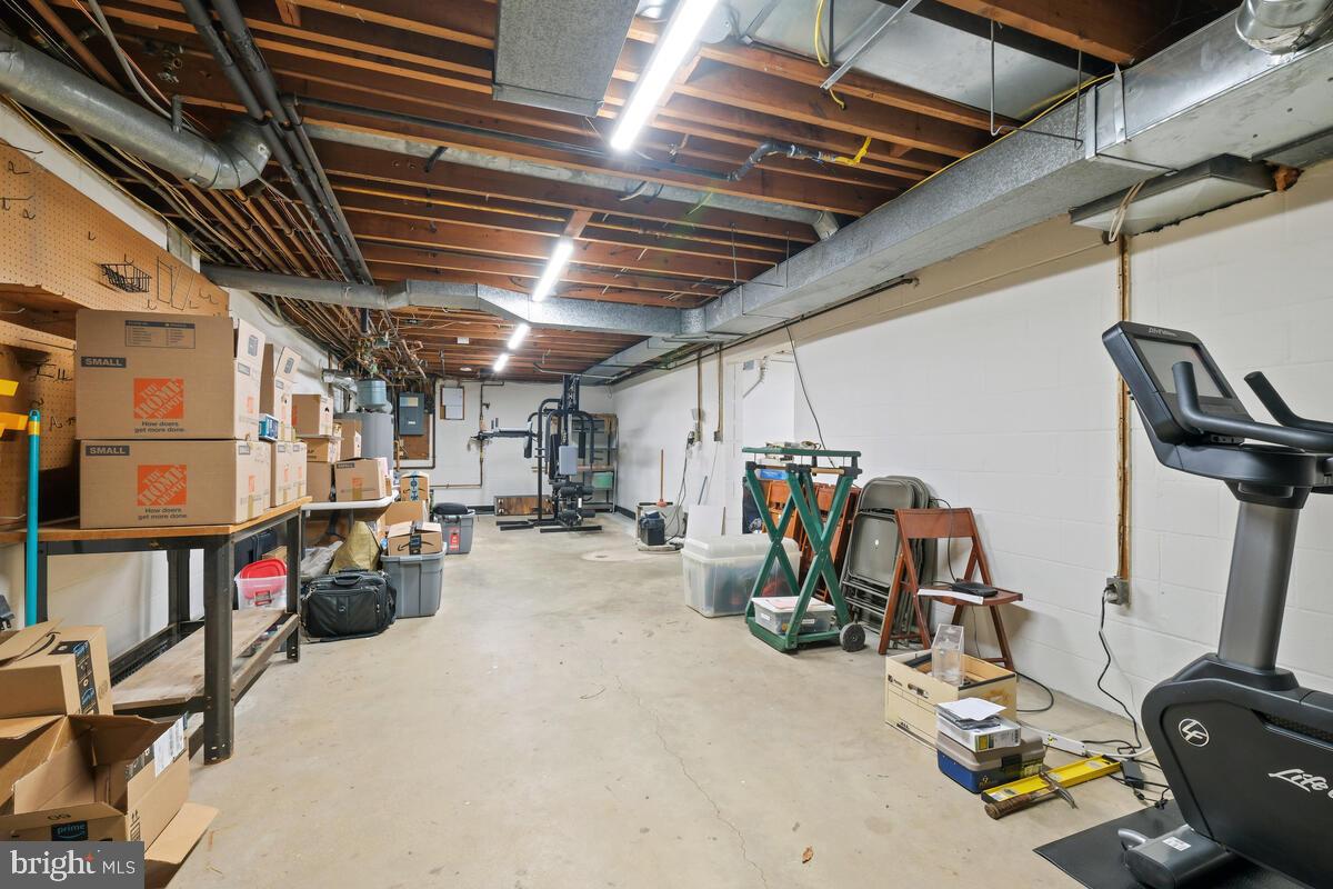 LUXMANOR - Residential