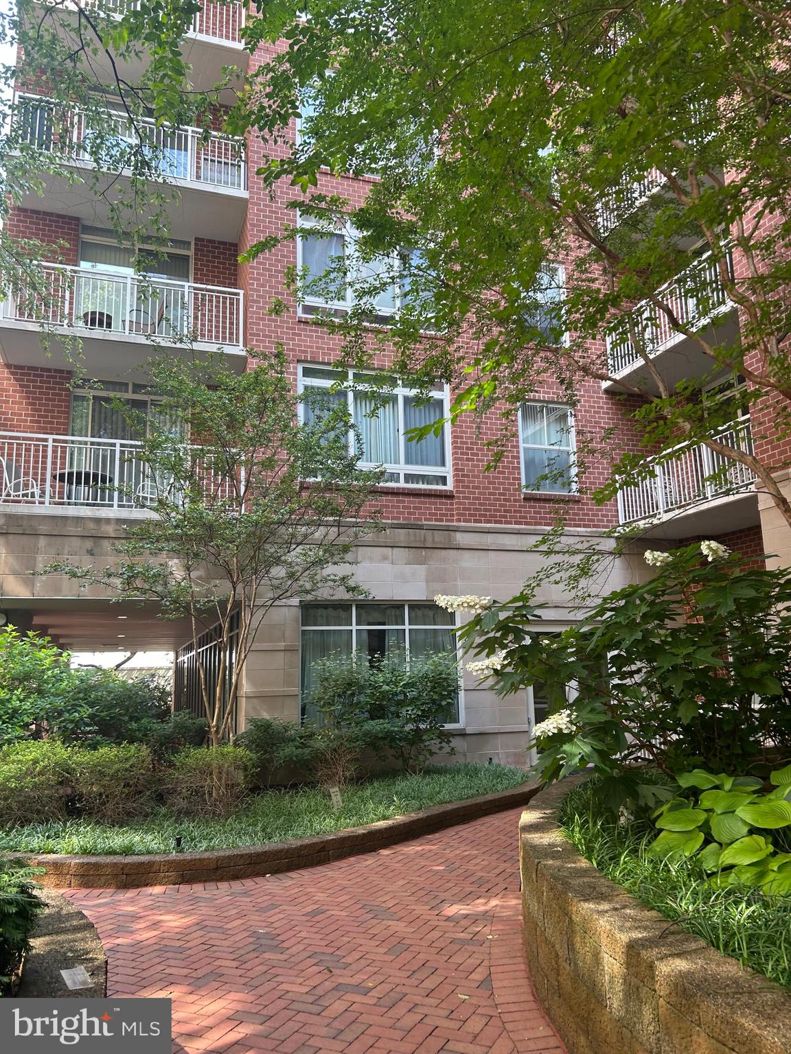 820 N POLLARD STREET 413
