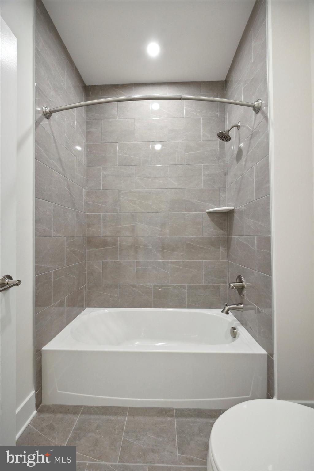 BARCLAY HILL - Residential