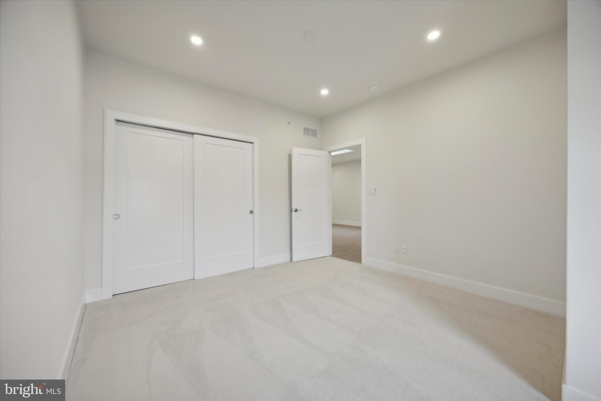 BARCLAY HILL - Residential