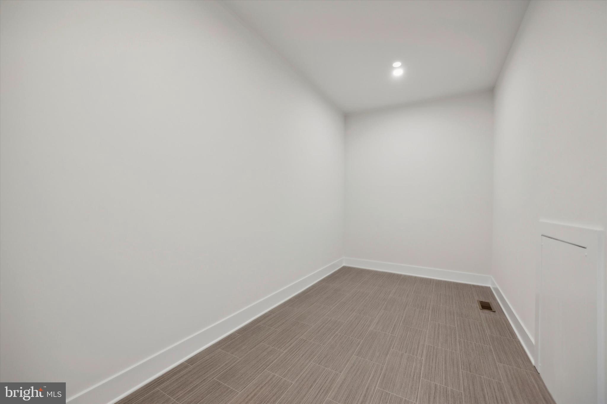 BARCLAY HILL - Residential