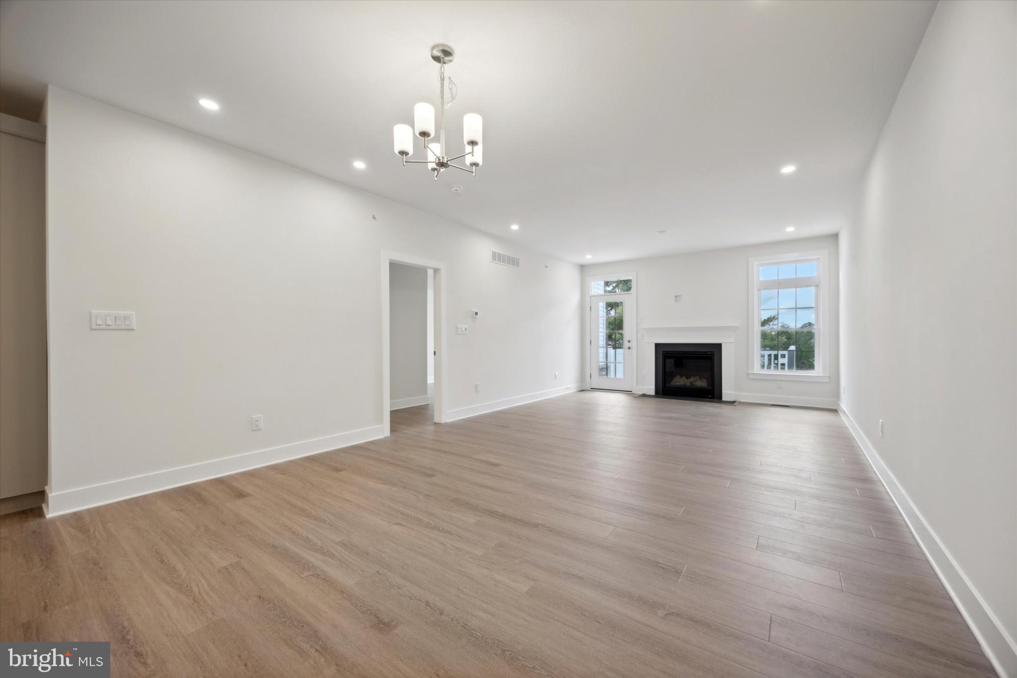 BARCLAY HILL - Residential