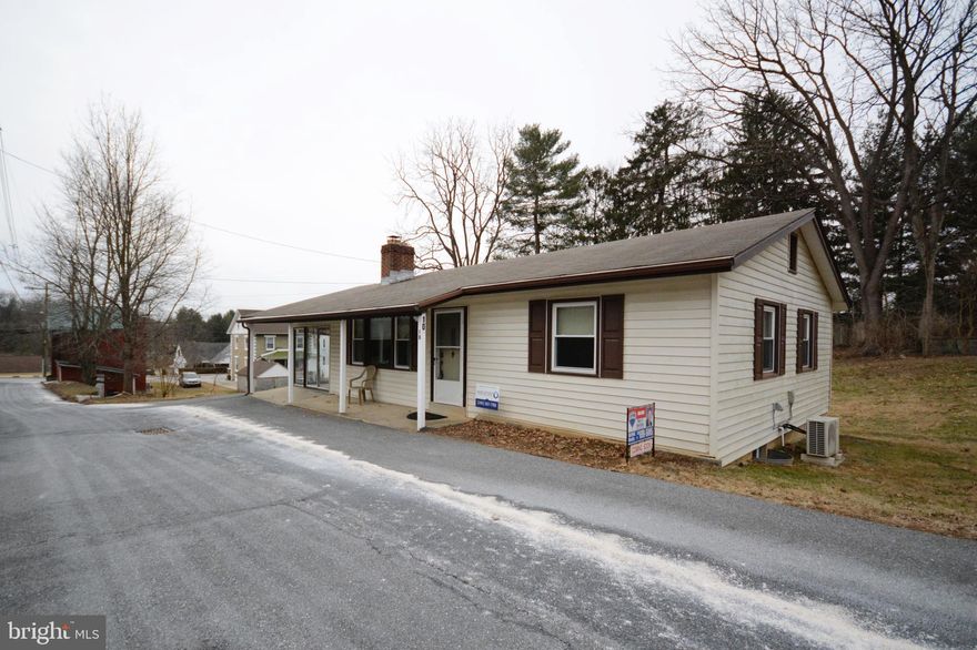 Cozy 4 bedroom 2 full bath rancher in the heart of downtown Middletown.  Bright and spacious living with new updates throughout. First level offers 2 large bedrooms, full bath with walk-in shower/tub, plenty of closets and extra storage space, eat-in kitchen with updated appliances, living room with brick fireplace, and an attached enclosed porch off the kitchen great for summer entertaining! Completely renovated lower level offers 2 bedrooms with large closets, an additional office/den, new flooring, fresh paint throughout, full bathroom, laundry room with washer/dryer/wash sink, and a large storage area/workshop. Perfect location within walking distance to the towns restaurants and shops! **Owner is not accepting pets!

FCAR/GCAAR Rental Application, please include recent 2 paystubs, and copy of driver license. Application fee $40 per Adult - personal check, made out to Middlepoint Property Management. Online applications at: middlepointproperties.com. Complete background checks are performed on each application to include employment, credit and criminal history. Nominal debt/income ratio should be 40% or less.