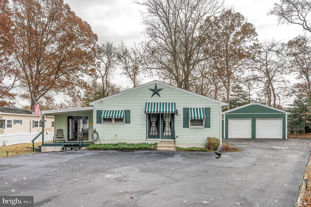 Photo of 37526 Oak Street, OCEAN VIEW, DE 19970 (MLS # DESU2100810)