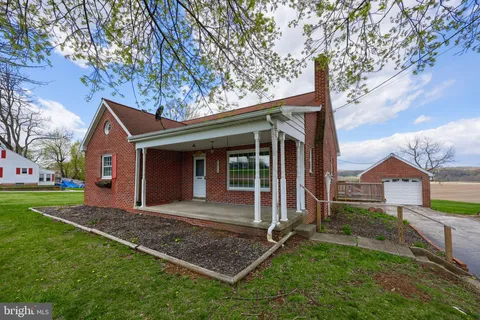 5713 York Road, Spring Grove, PA MLS: PAYK2080328