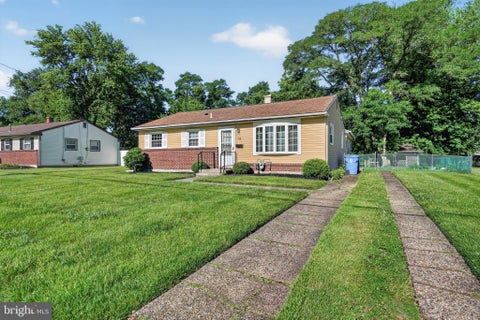 Homes For Sale - 11 Walden Road<br/> MARLTON, NJ 08053