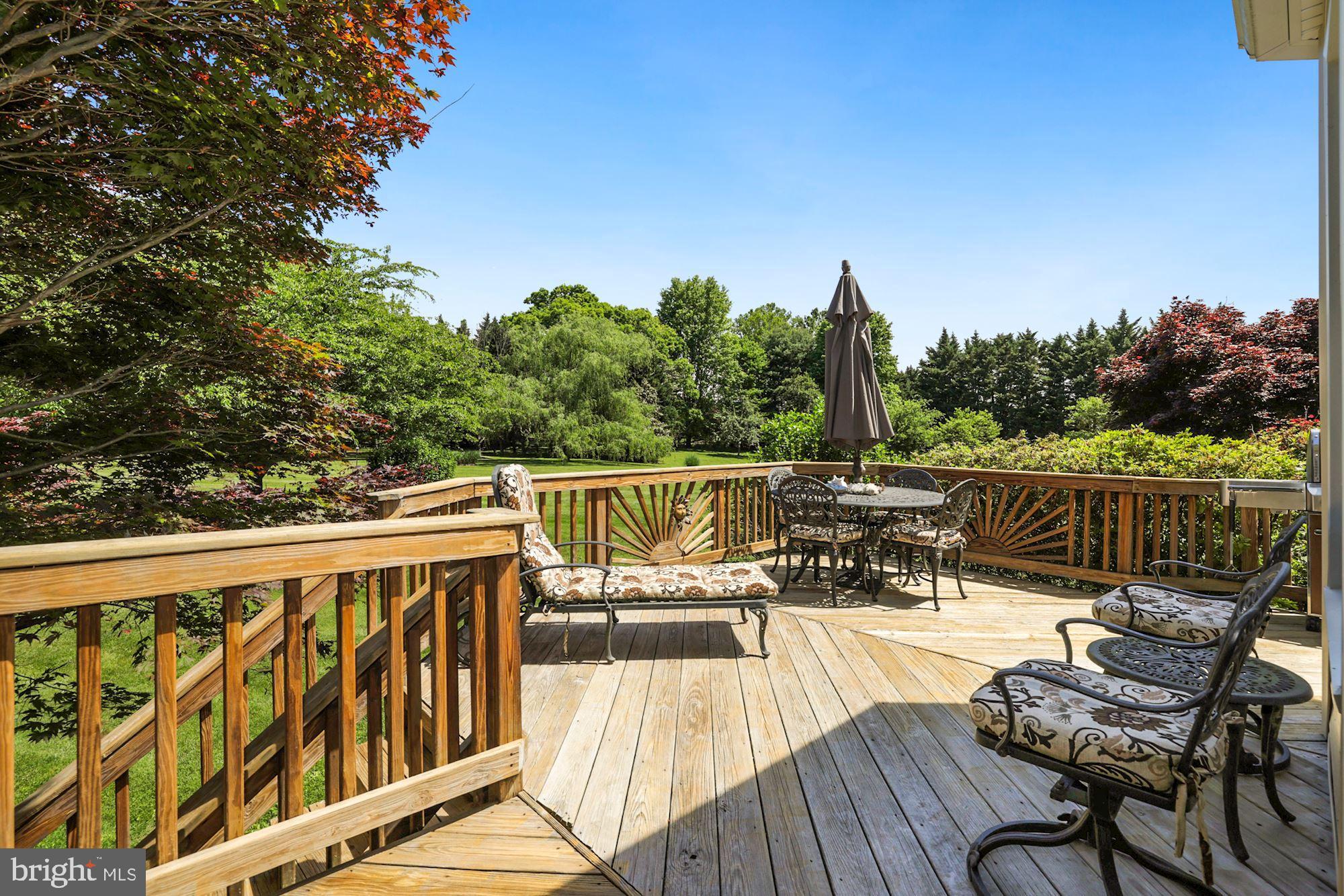 SPRING MEADOWS - Residential