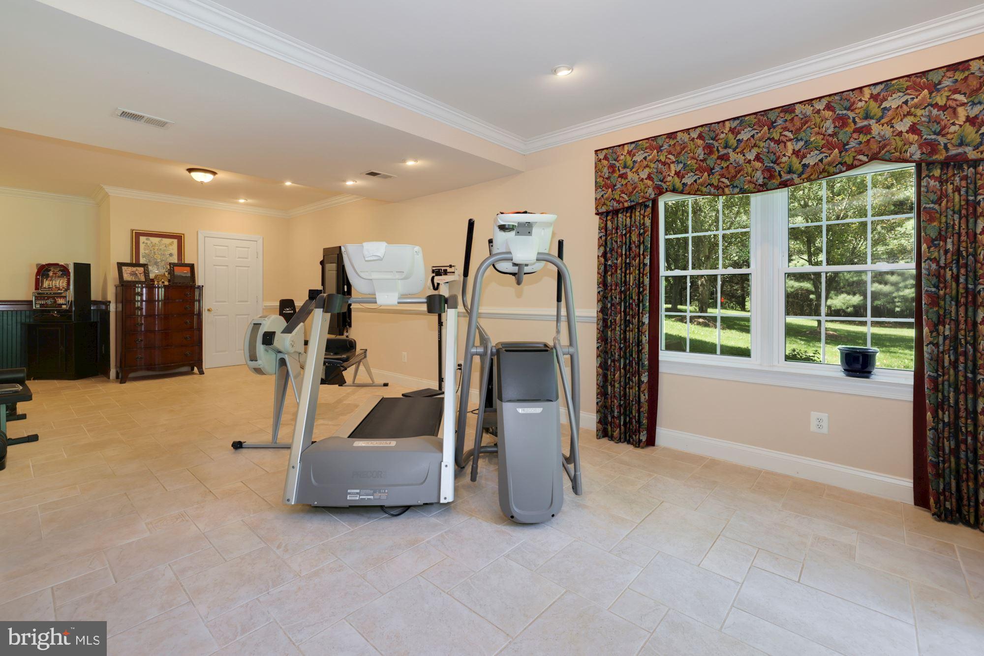 SPRING MEADOWS - Residential