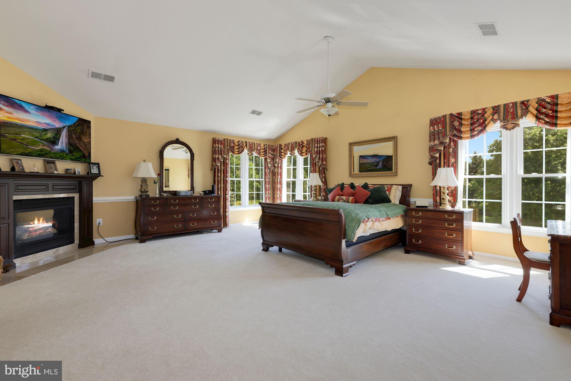 SPRING MEADOWS - Residential