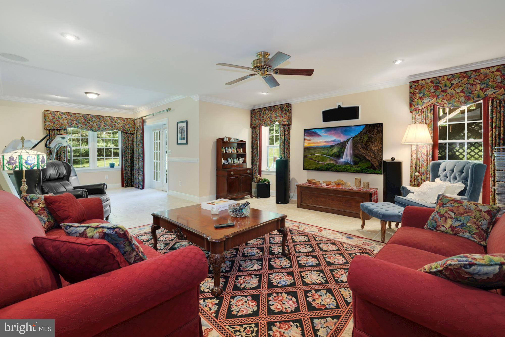 SPRING MEADOWS - Residential