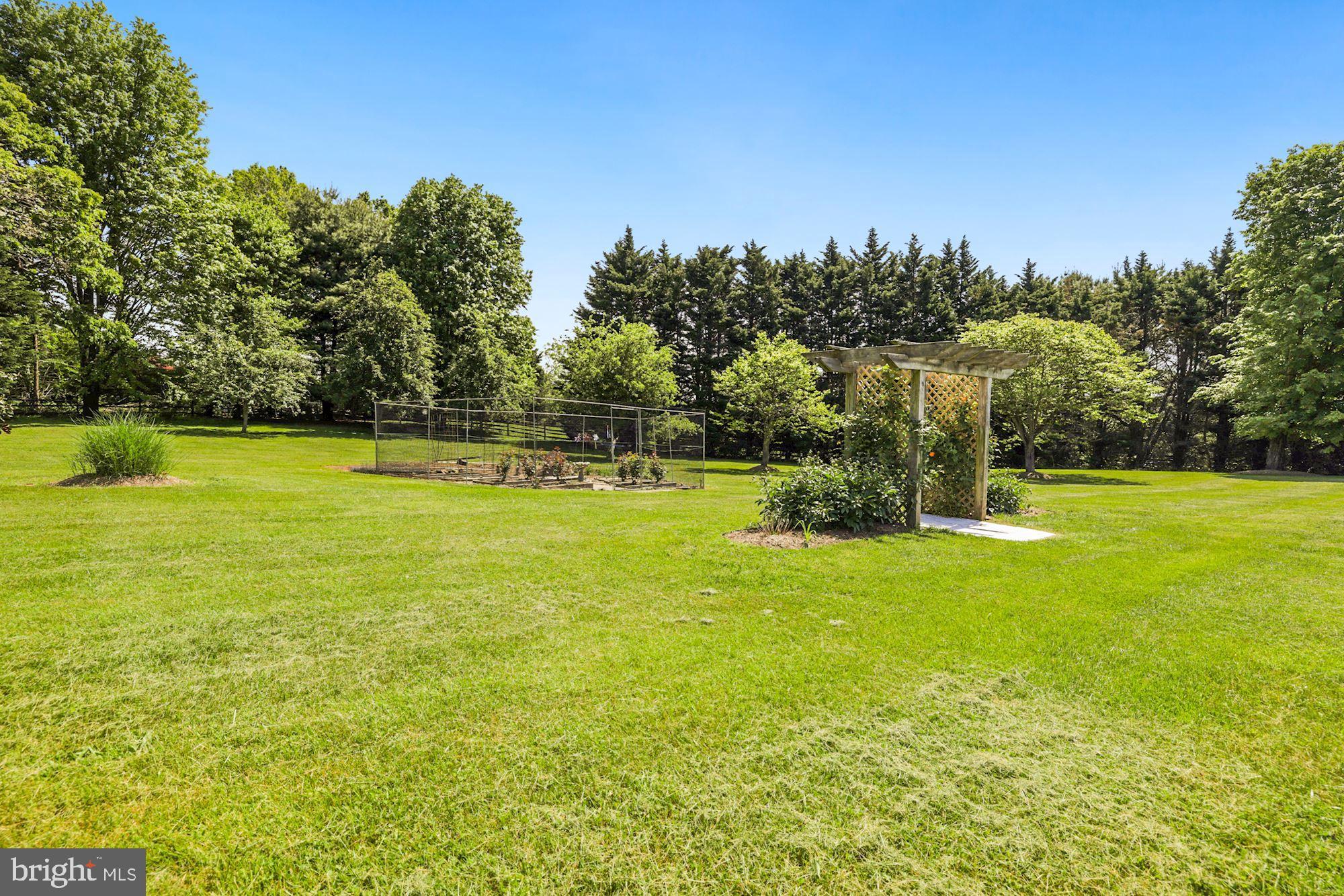 SPRING MEADOWS - Residential