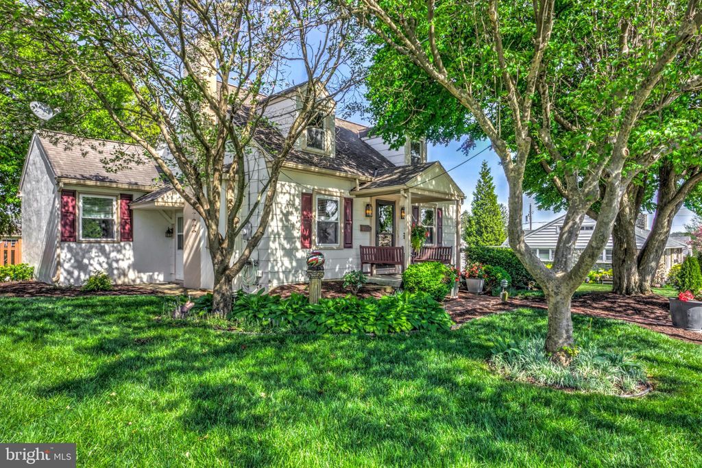 Photo of 323 S Railroad Avenue, New Holland, PA 17557 (MLS # PALA2050686)